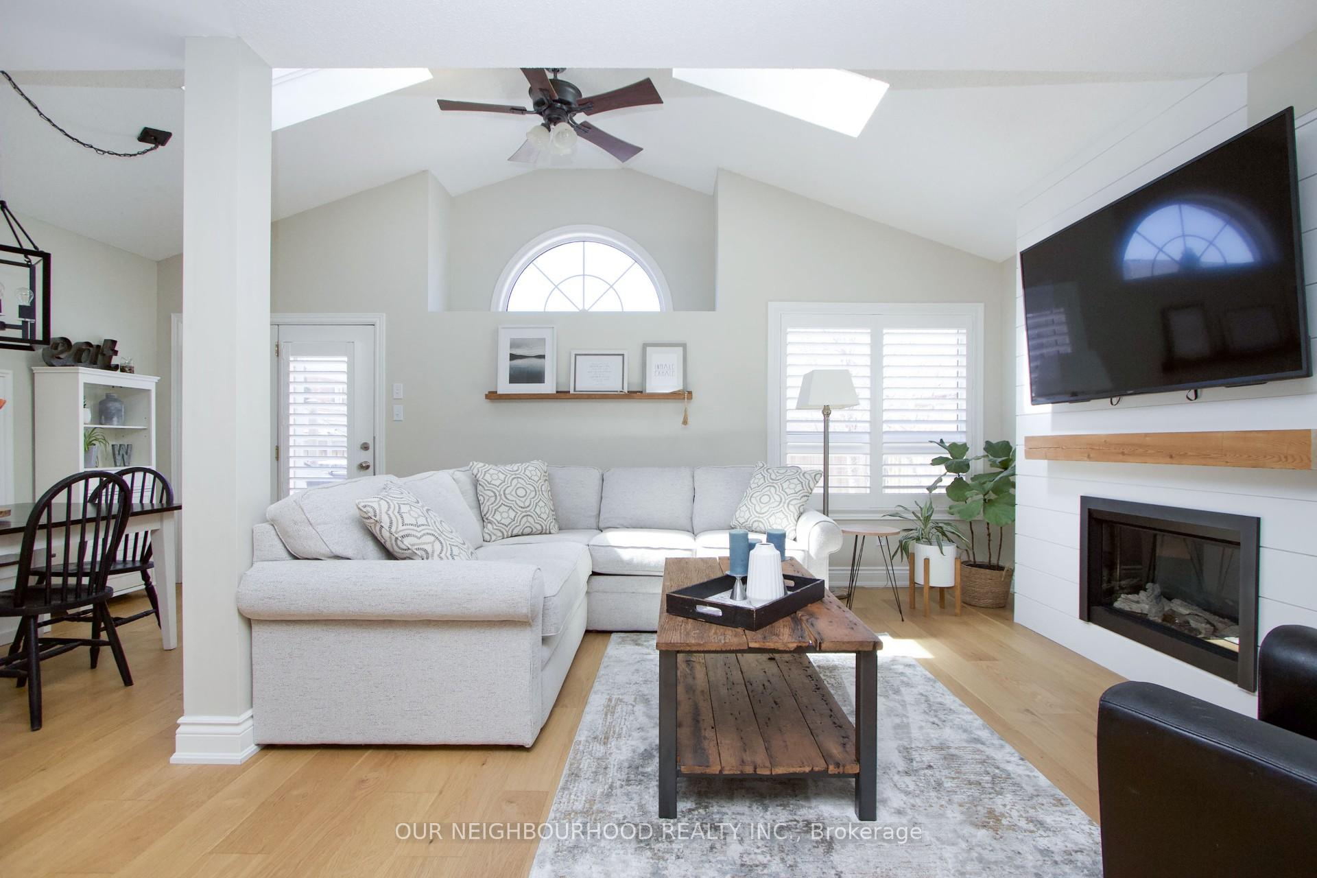 Photo 15 of 24 Artesian Drive, Whitby, Williamsburg — HOMEH
