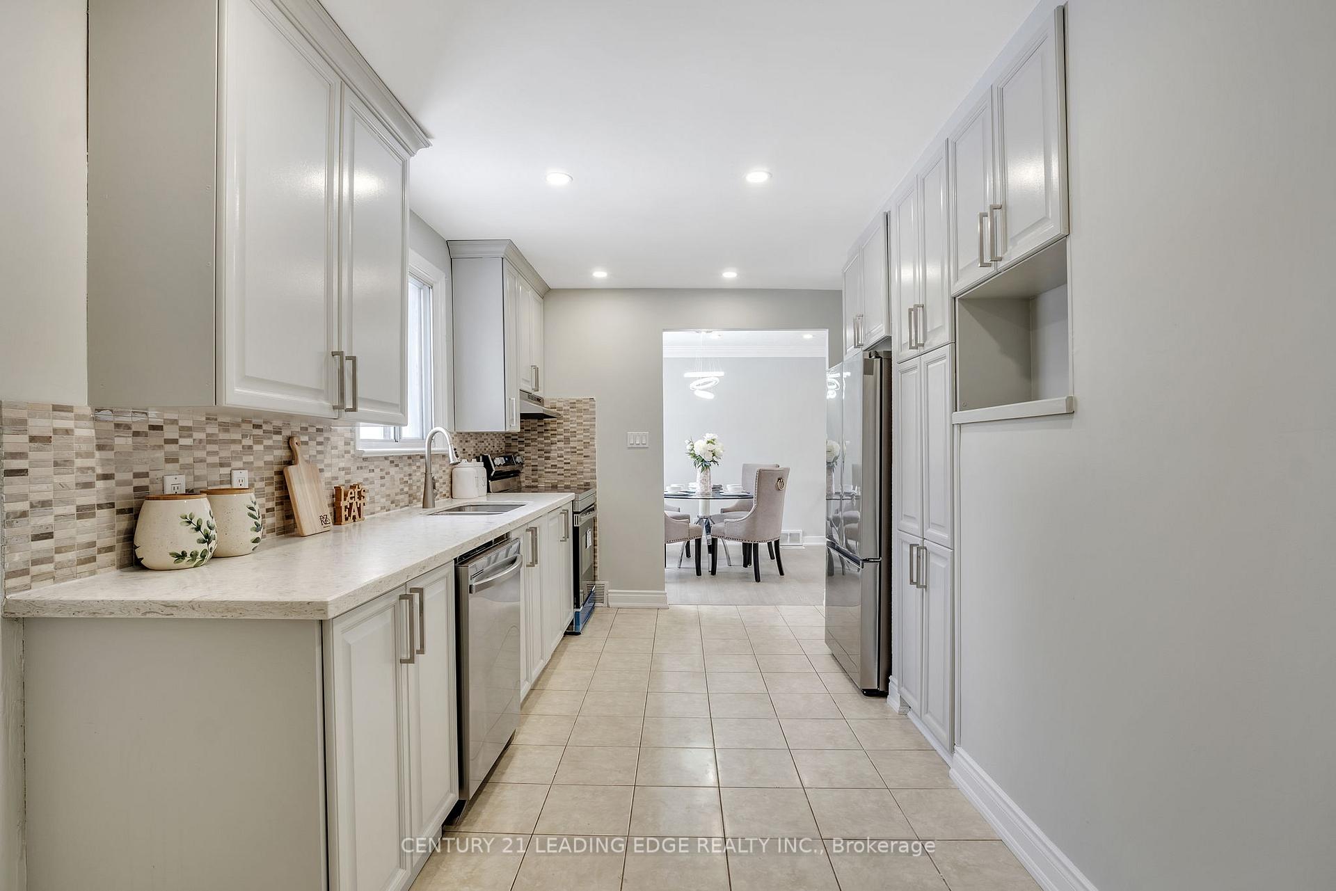 Photo 15 of 773 Somerville Street, Oshawa, Centennial — HOMEH