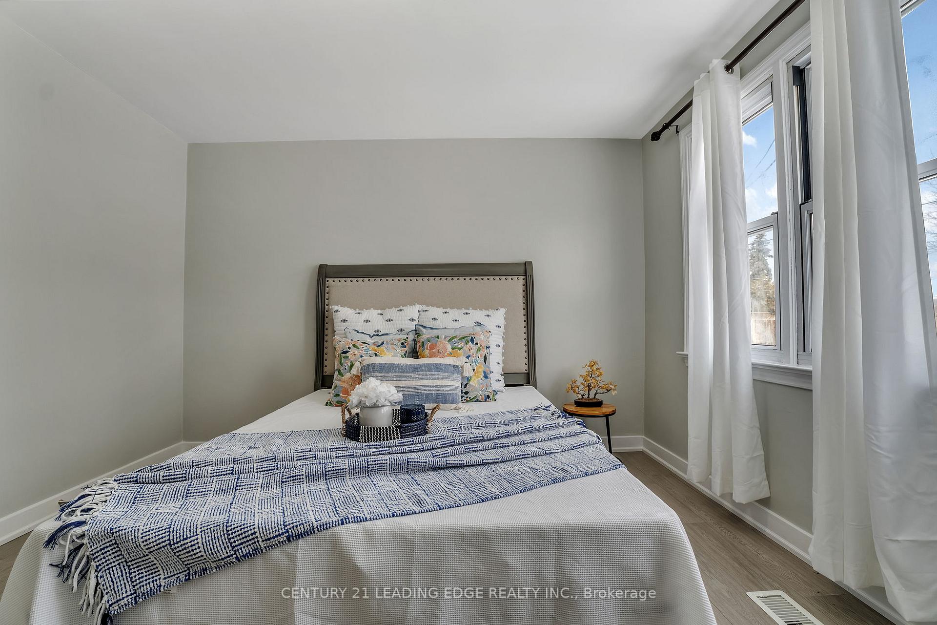 Photo 18 of 773 Somerville Street, Oshawa, Centennial — HOMEH