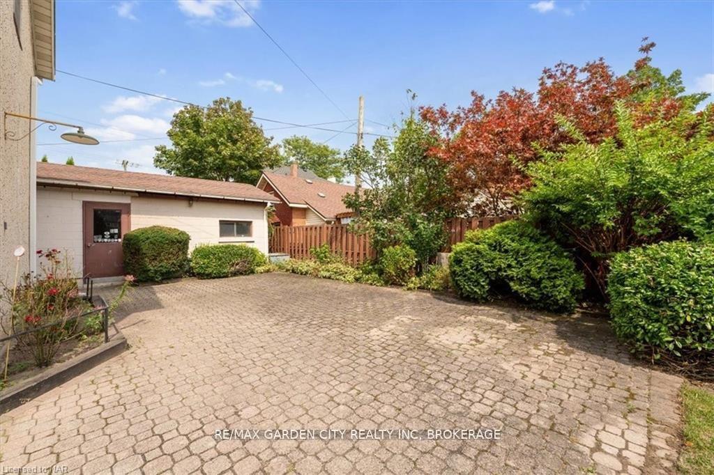 Photo 23 of 202 Niagara Street, Welland, Prince Charles — HOMEH
