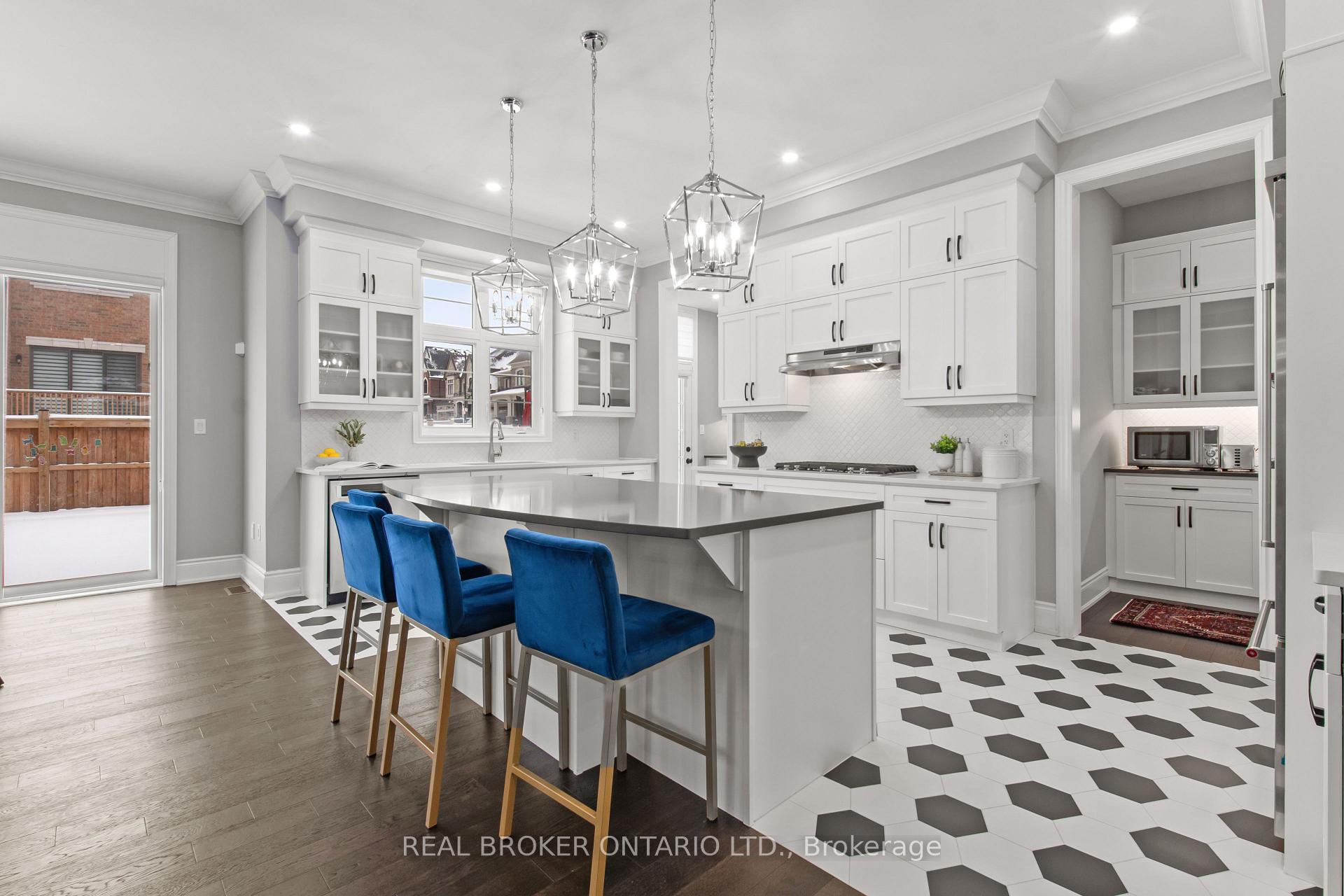 Photo 5 of 30 Luang Street, Vaughan, Kleinburg — HOMEH