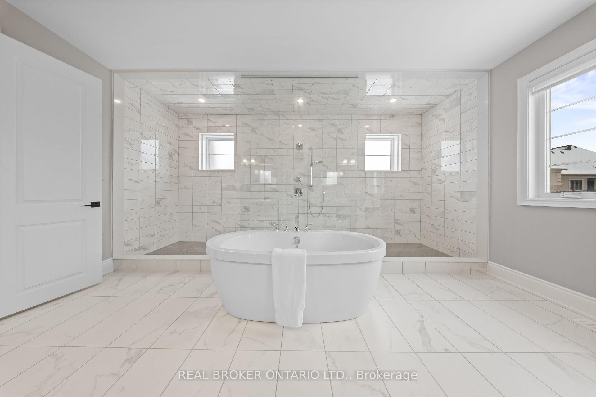 Photo 17 of 30 Luang Street, Vaughan, Kleinburg — HOMEH