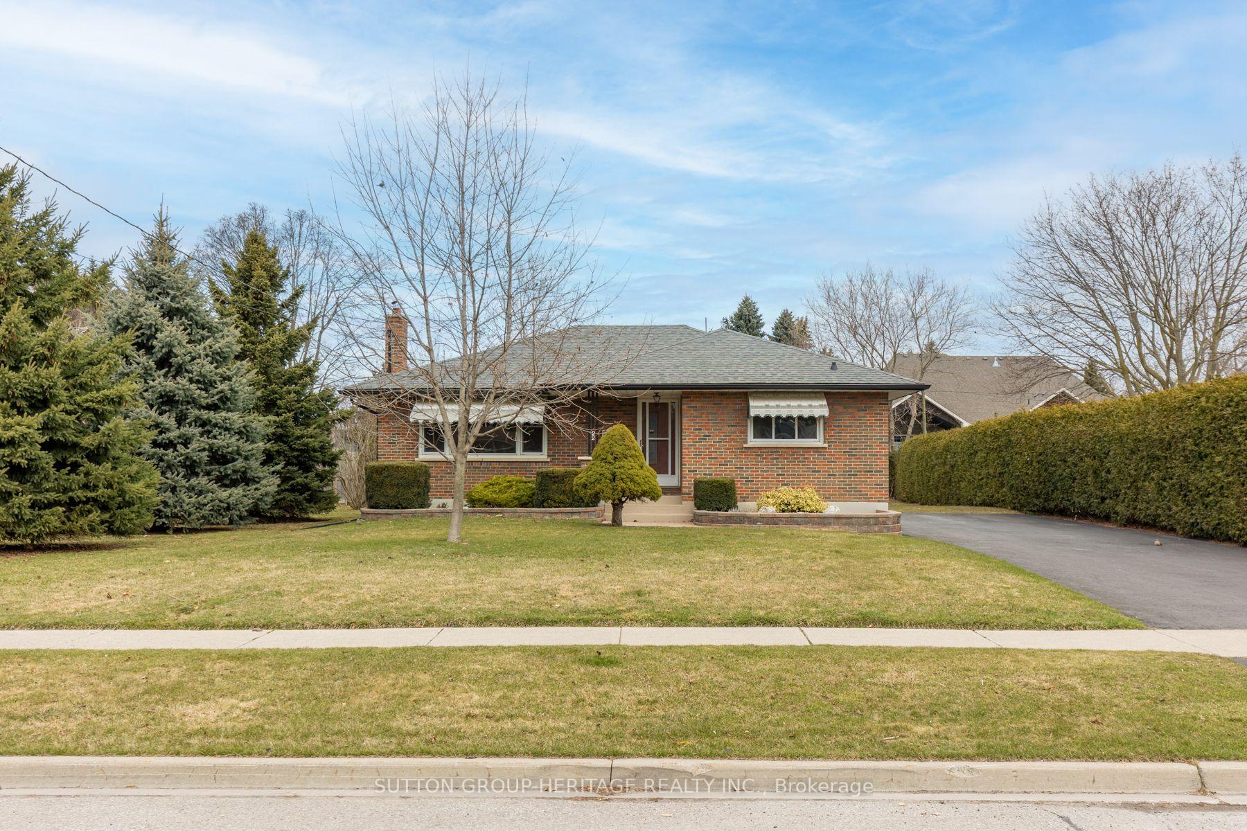 Photo 2 of 22 Dymond Drive, Whitby, Blue Grass Meadows — HOMEH