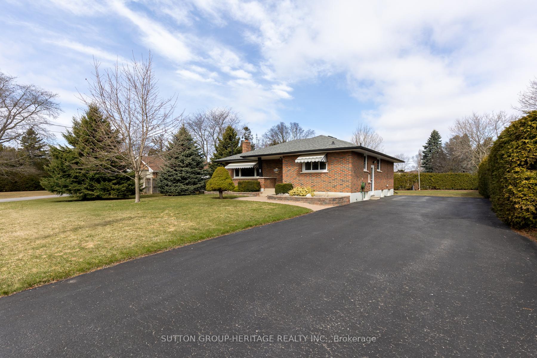 Photo 4 of 22 Dymond Drive, Whitby, Blue Grass Meadows — HOMEH