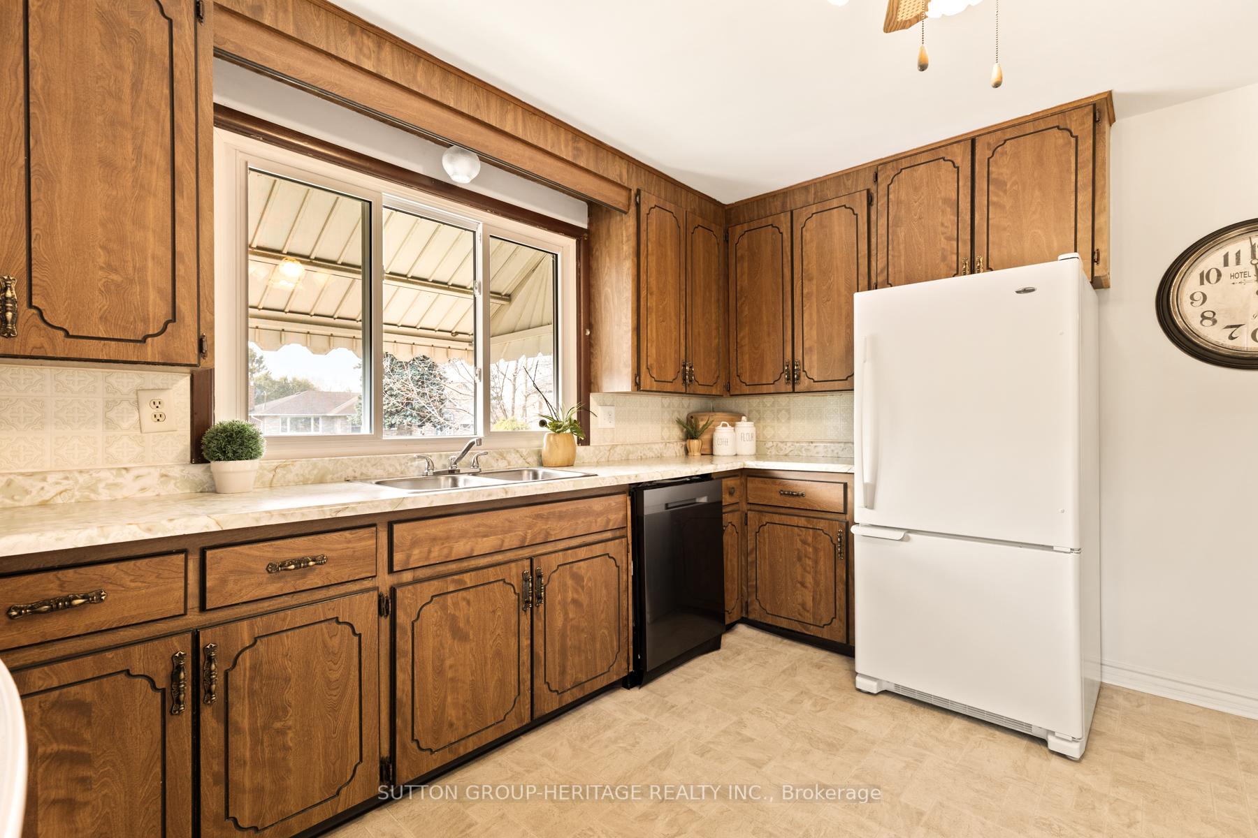 Photo 14 of 22 Dymond Drive, Whitby, Blue Grass Meadows — HOMEH