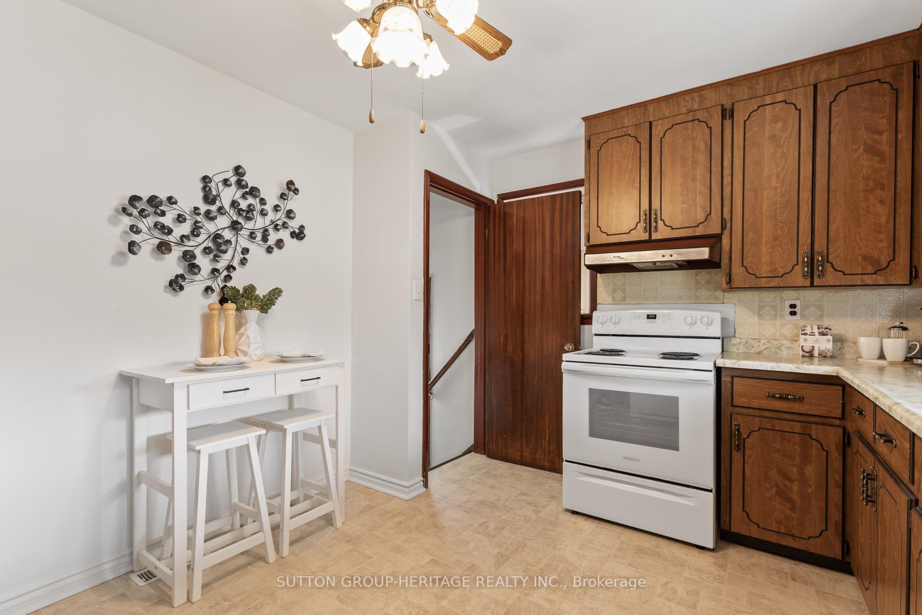 Photo 16 of 22 Dymond Drive, Whitby, Blue Grass Meadows — HOMEH