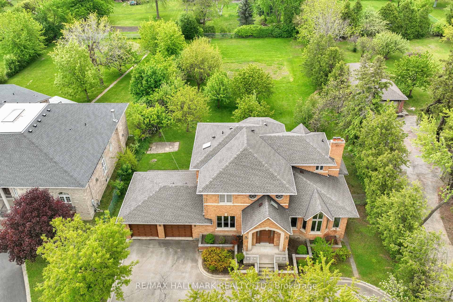 Photo 1 of 19 Hillside Avenue, Vaughan, Concord — HOMEH
