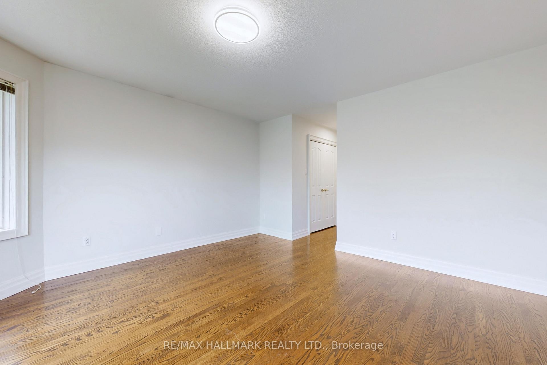 Photo 23 of 19 Hillside Avenue, Vaughan, Concord — HOMEH