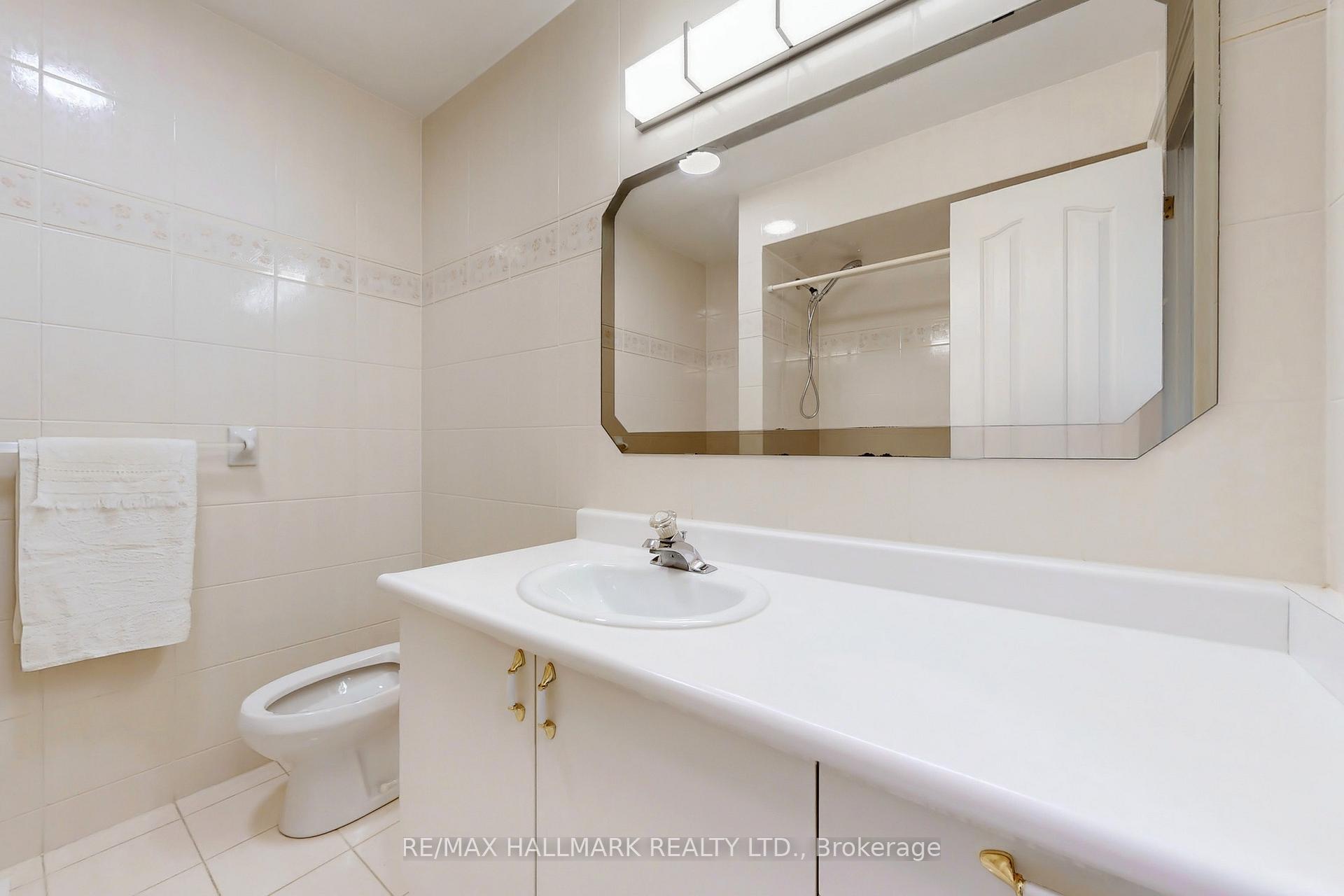 Photo 24 of 19 Hillside Avenue, Vaughan, Concord — HOMEH