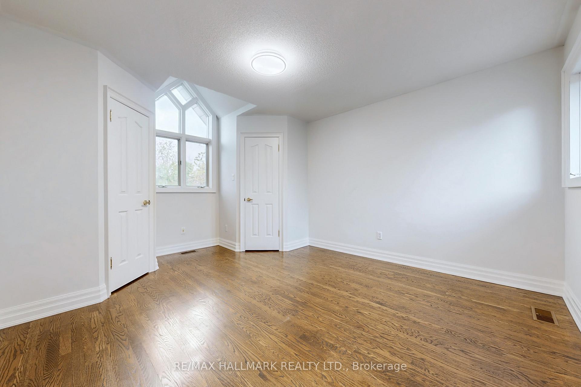 Photo 26 of 19 Hillside Avenue, Vaughan, Concord — HOMEH