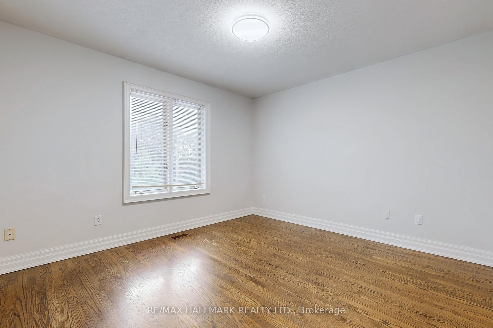 Photo 28 of 19 Hillside Avenue, Vaughan, Concord — HOMEH