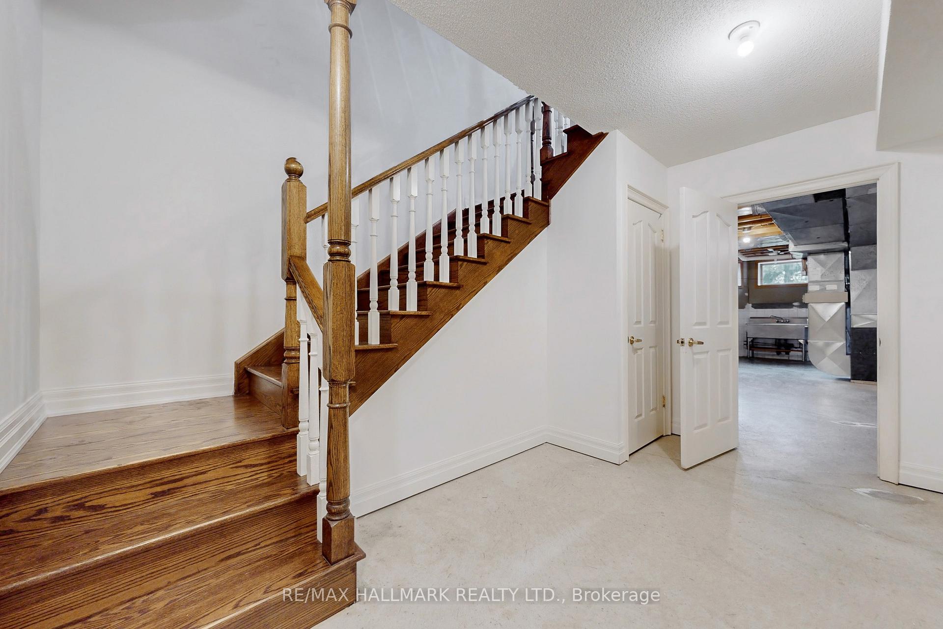 Photo 34 of 19 Hillside Avenue, Vaughan, Concord — HOMEH