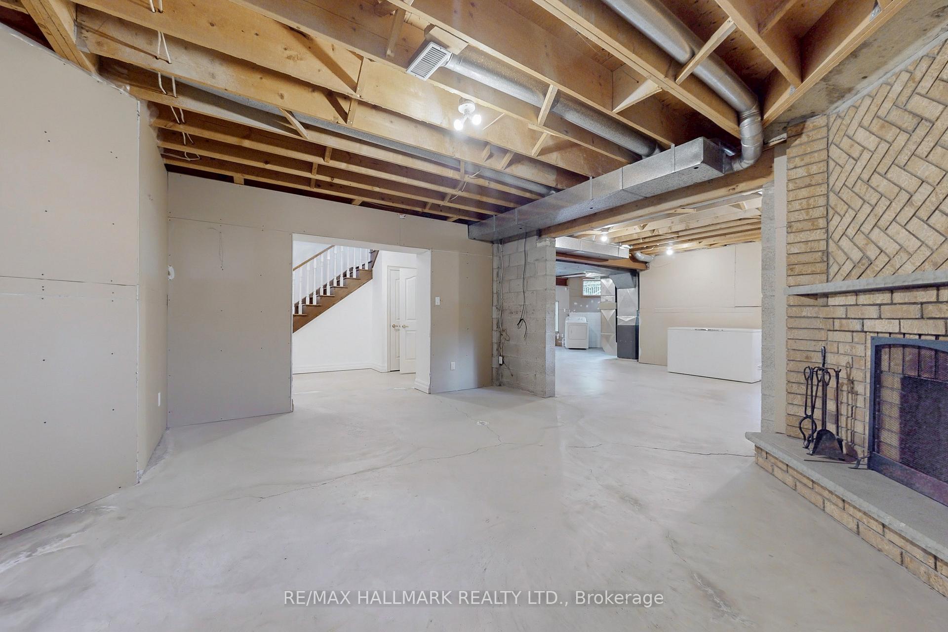 Photo 37 of 19 Hillside Avenue, Vaughan, Concord — HOMEH