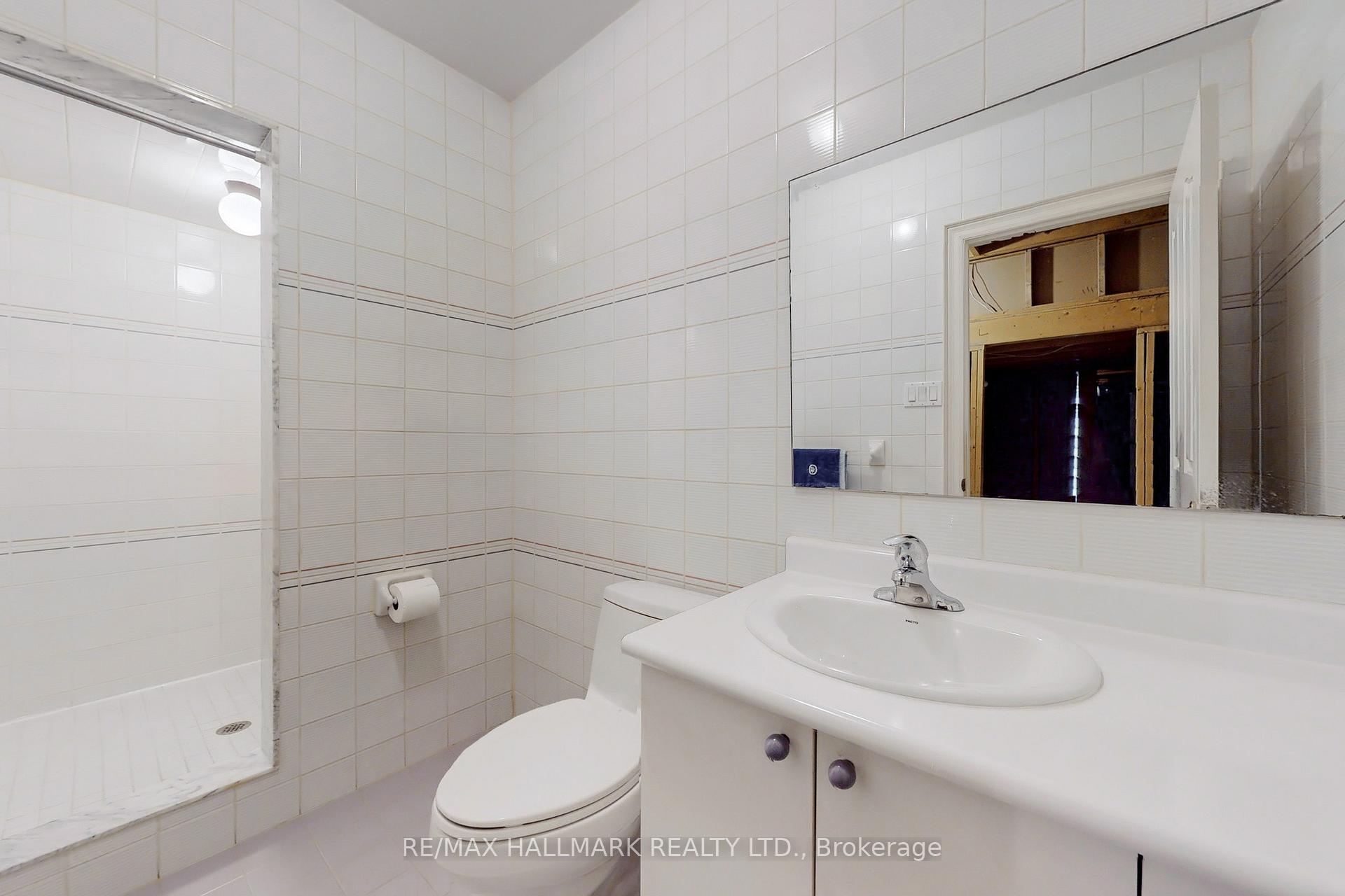 Photo 40 of 19 Hillside Avenue, Vaughan, Concord — HOMEH