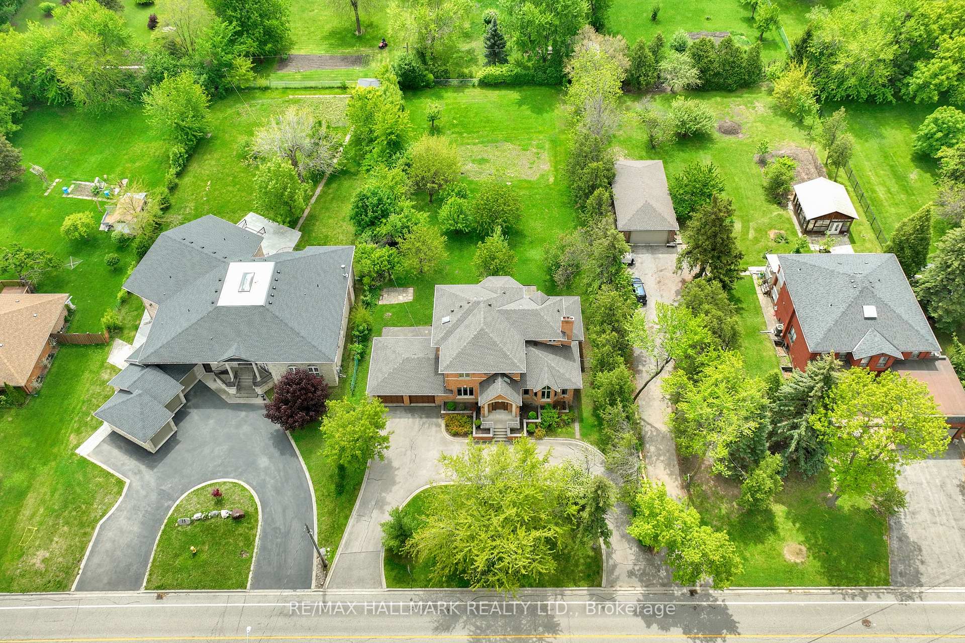 Photo 48 of 19 Hillside Avenue, Vaughan, Concord — HOMEH