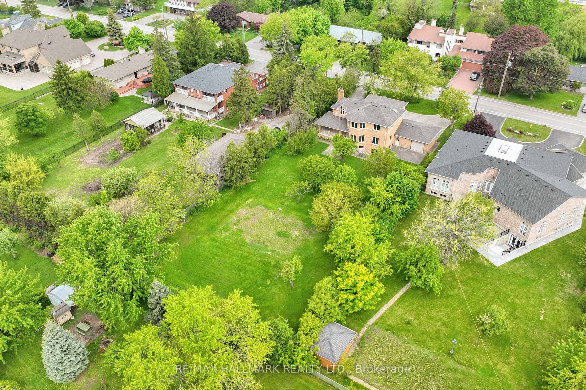 Photo 49 of 19 Hillside Avenue, Vaughan, Concord — HOMEH