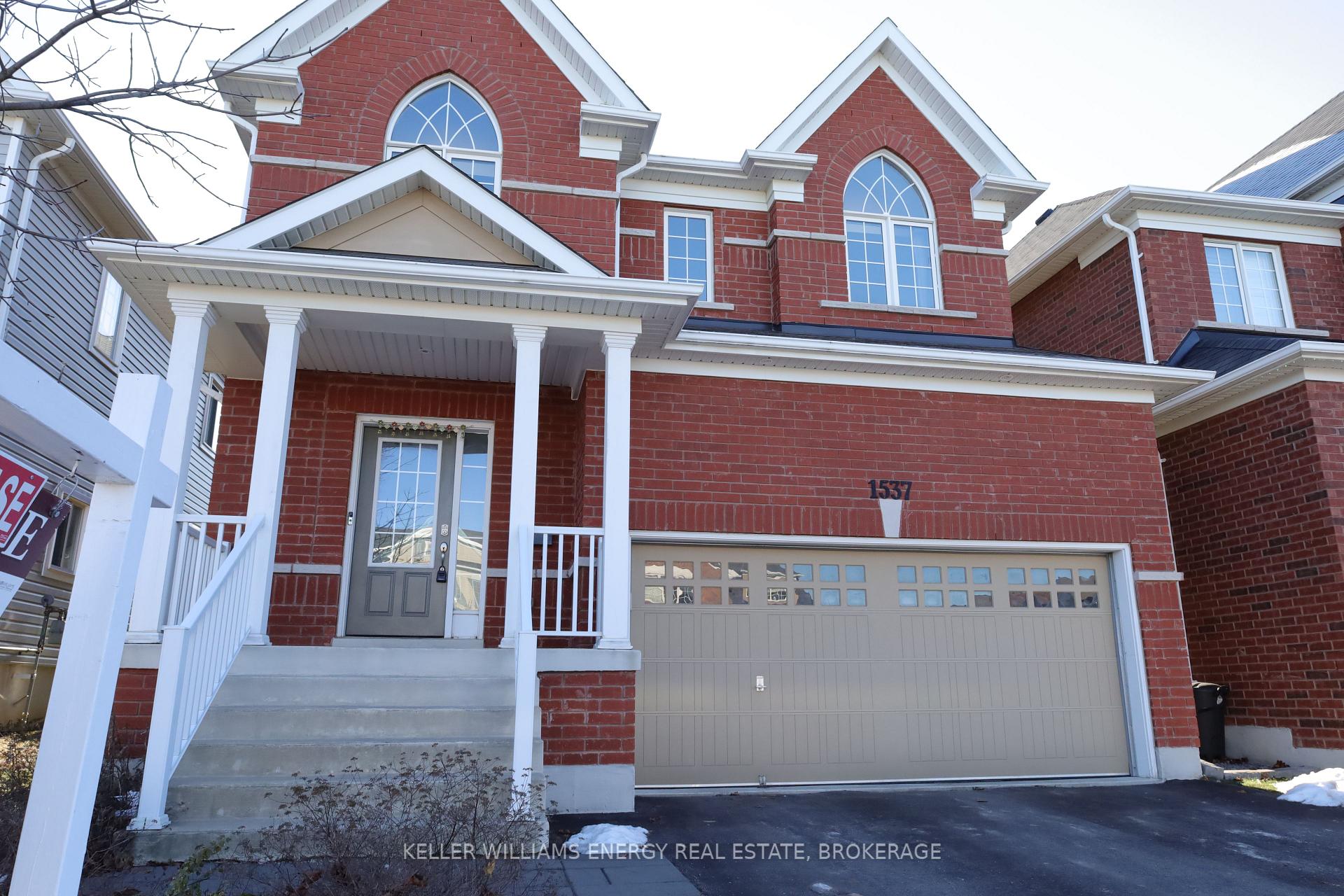 Front of 1537 Woodstream Avenue