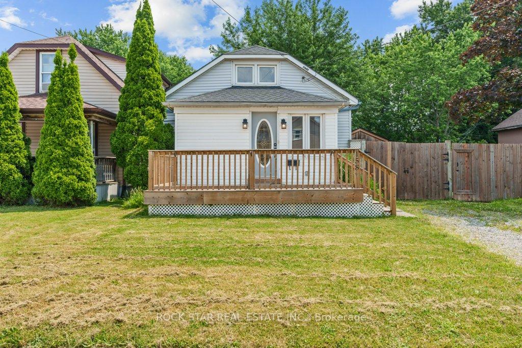 Photo 1 of 158 Crowland Avenue, Welland, Lincoln/Crowland — HOMEH