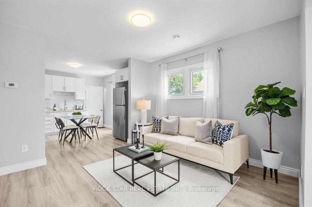 Photo 4 of 158 Crowland Avenue, Welland, Lincoln/Crowland — HOMEH