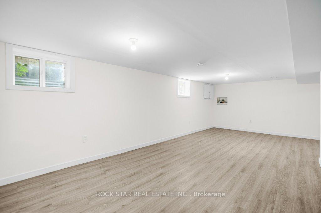 Photo 21 of 158 Crowland Avenue, Welland, Lincoln/Crowland — HOMEH