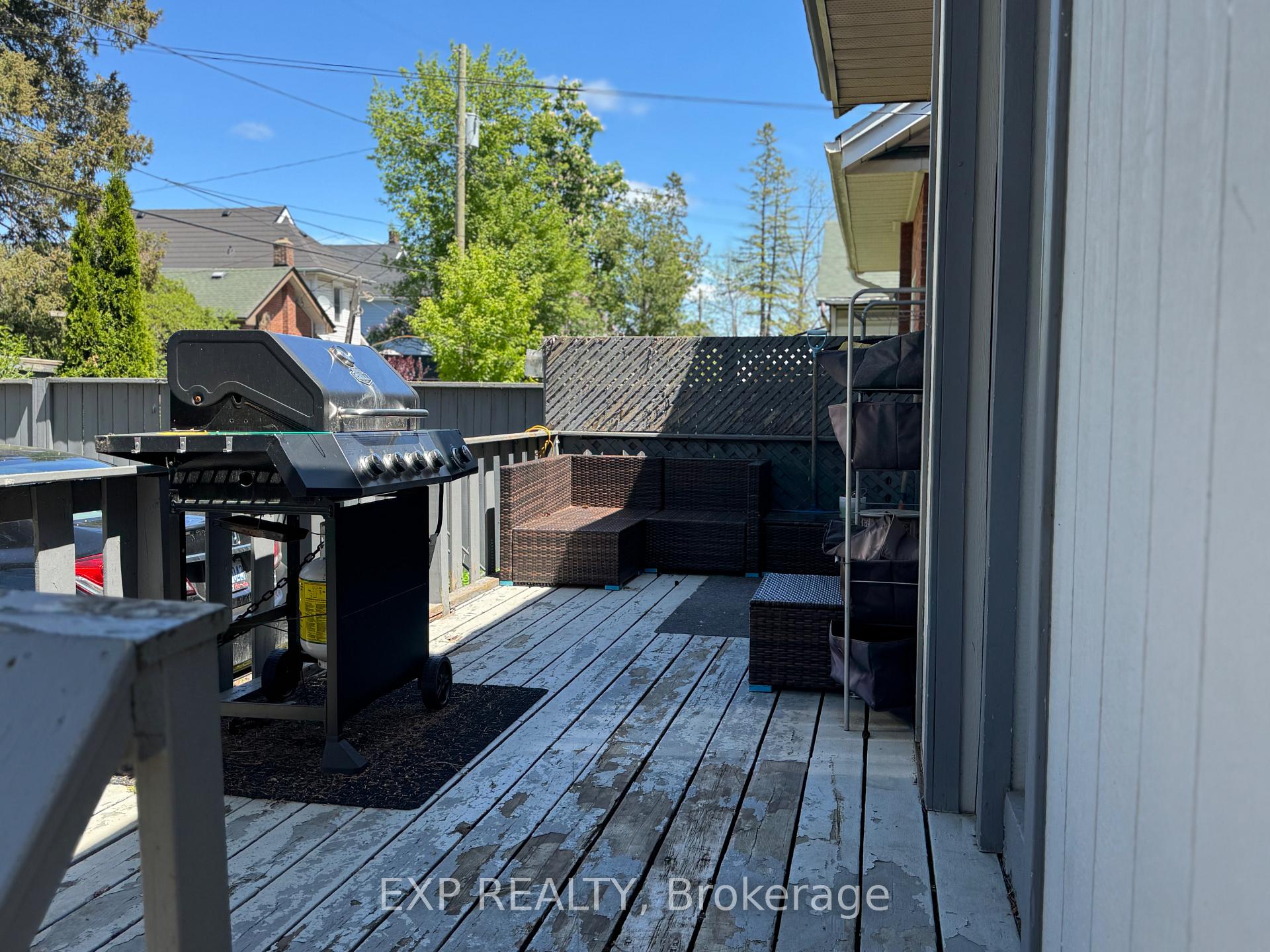 Photo 3 of 198 Lansdowne Street W, Peterborough, Town Ward 3 — HOMEH