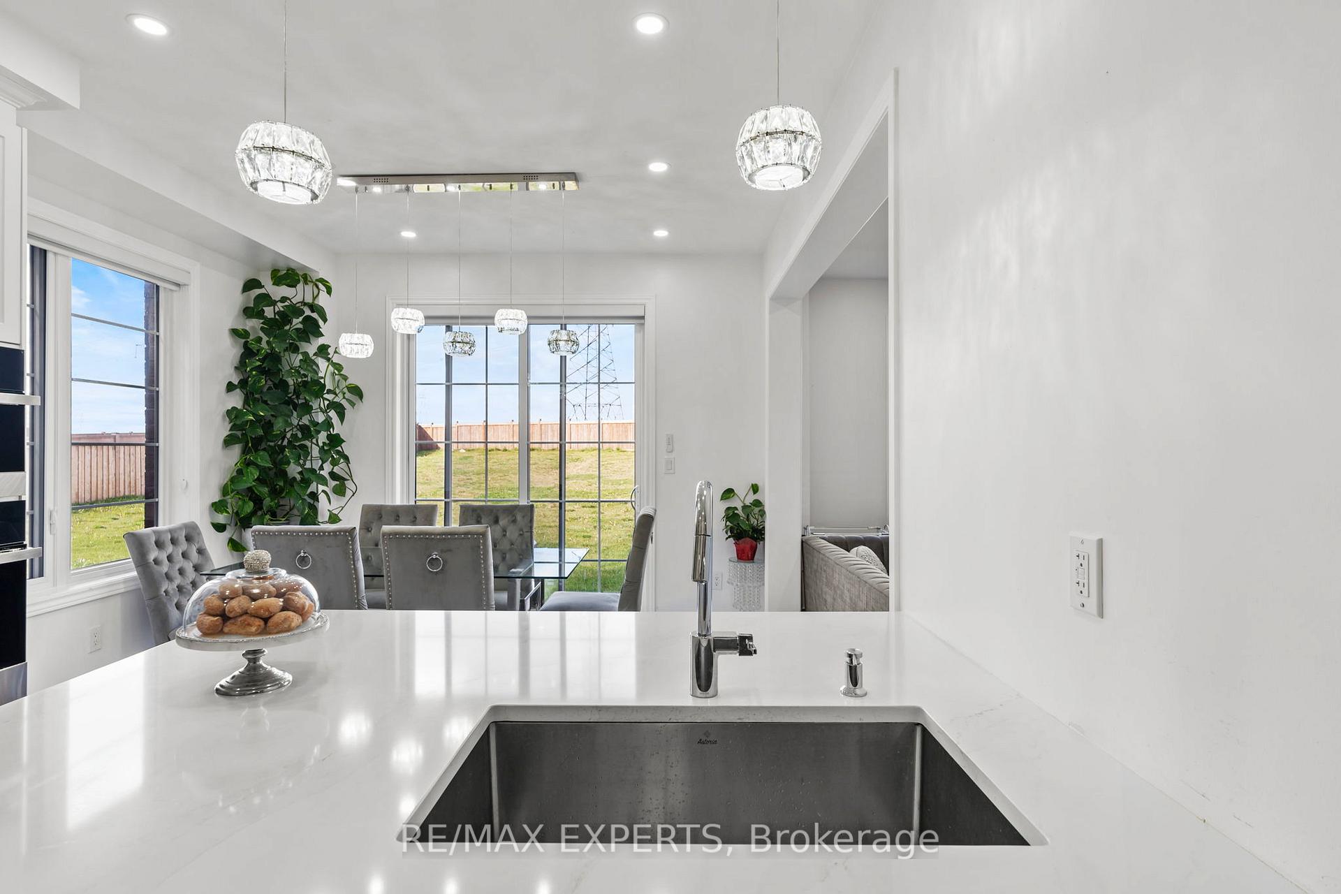 Photo 31 of 324 Windfields Farm Drive W, Oshawa, Windfields — HOMEH