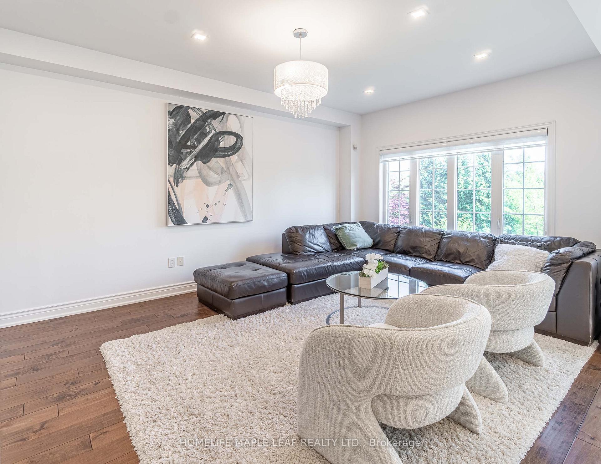 Photo 13 of 31 Maurier Boulevard, Vaughan, Patterson — HOMEH