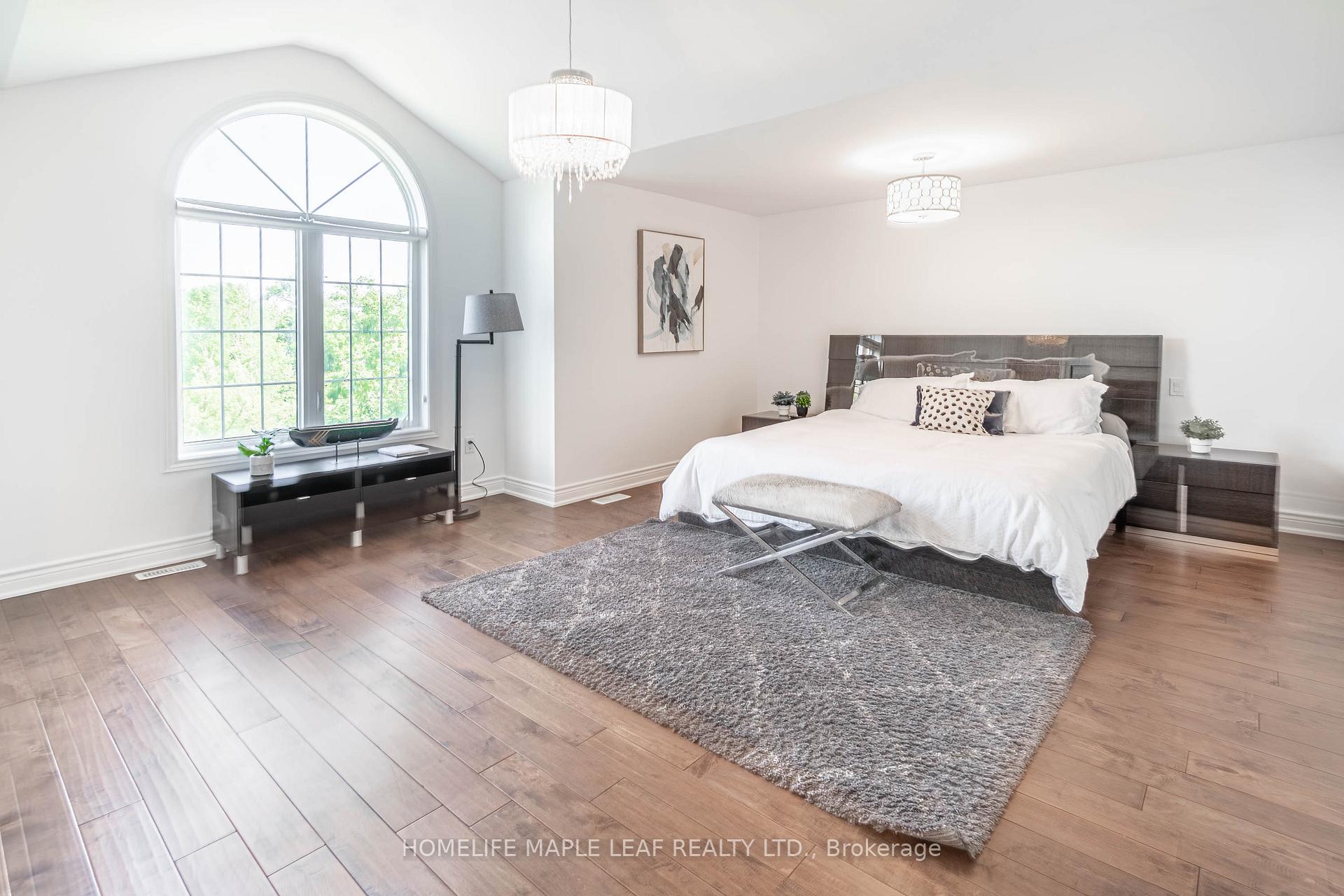Photo 17 of 31 Maurier Boulevard, Vaughan, Patterson — HOMEH