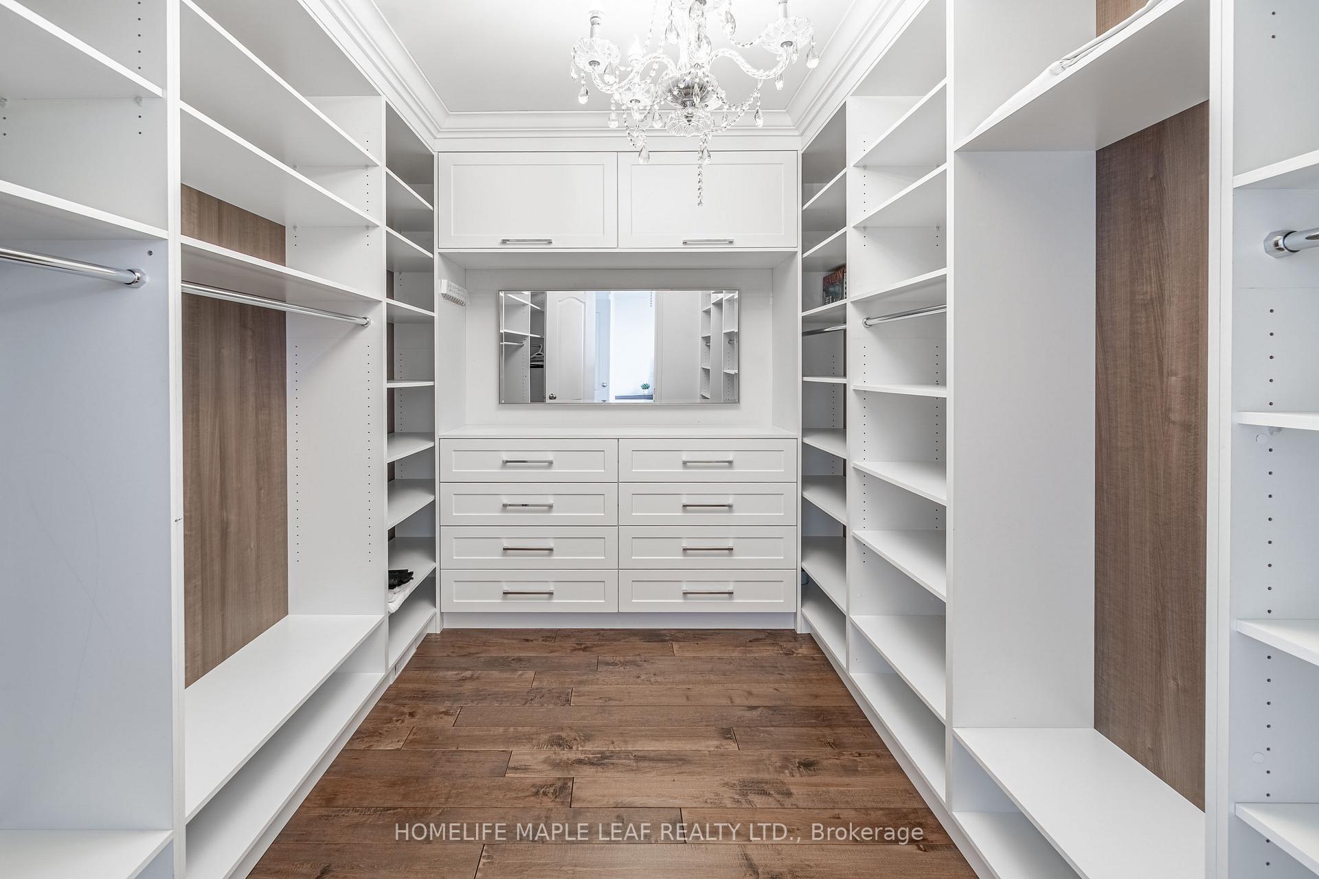 Photo 19 of 31 Maurier Boulevard, Vaughan, Patterson — HOMEH