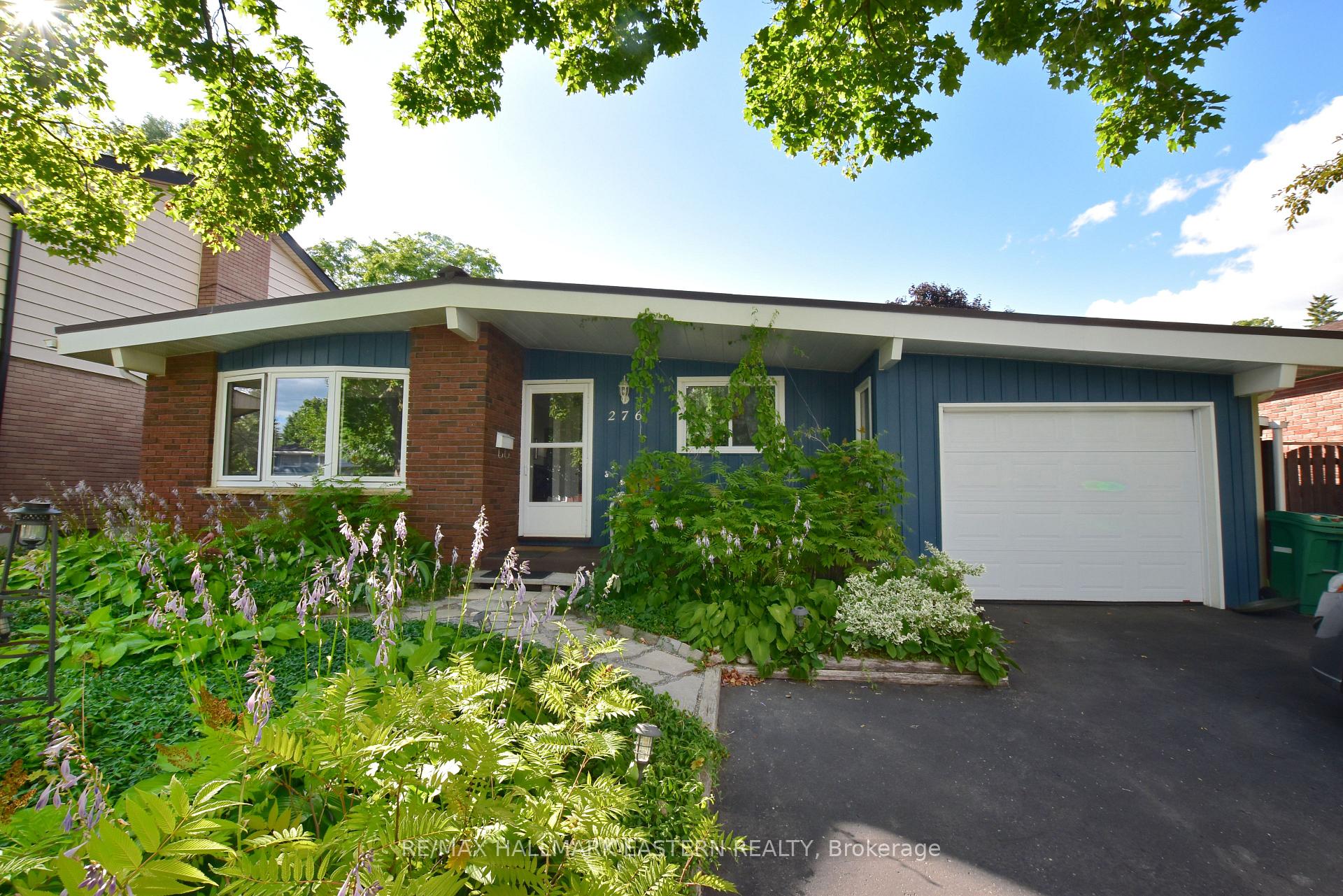 Front of 276 Greenlawn Avenue
