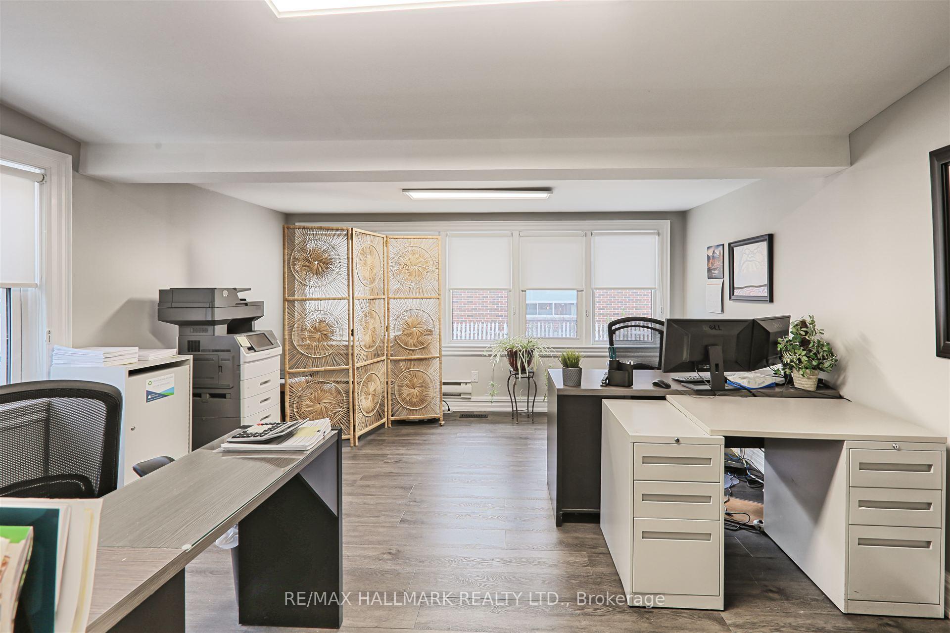 Photo 11 of 15037 Yonge Street, Aurora, Aurora Village — HOMEH