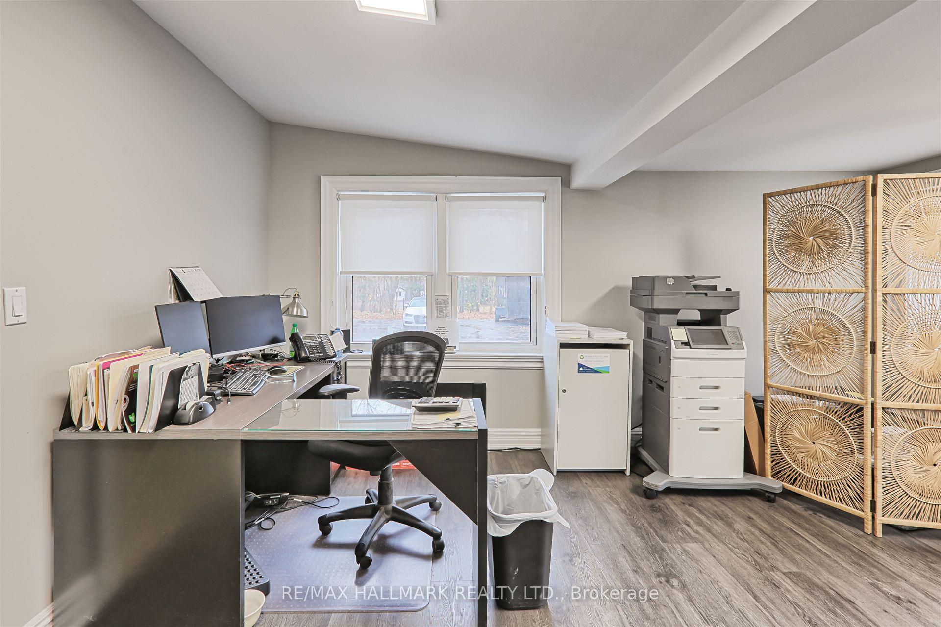 Photo 12 of 15037 Yonge Street, Aurora, Aurora Village — HOMEH