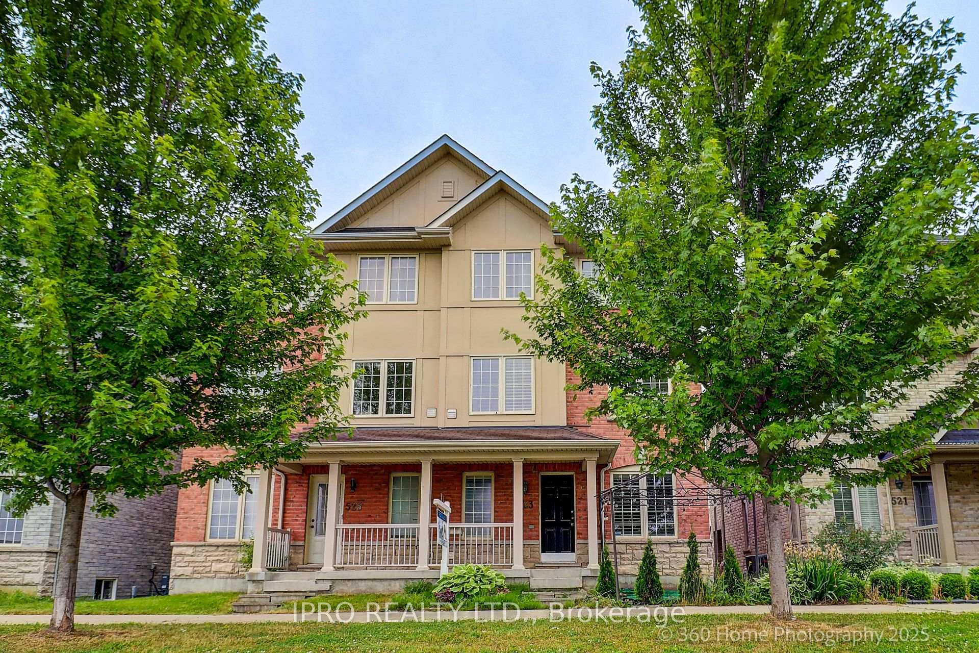 Photo 1 of 523 Rossland Road, Ajax, Central East — HOMEH