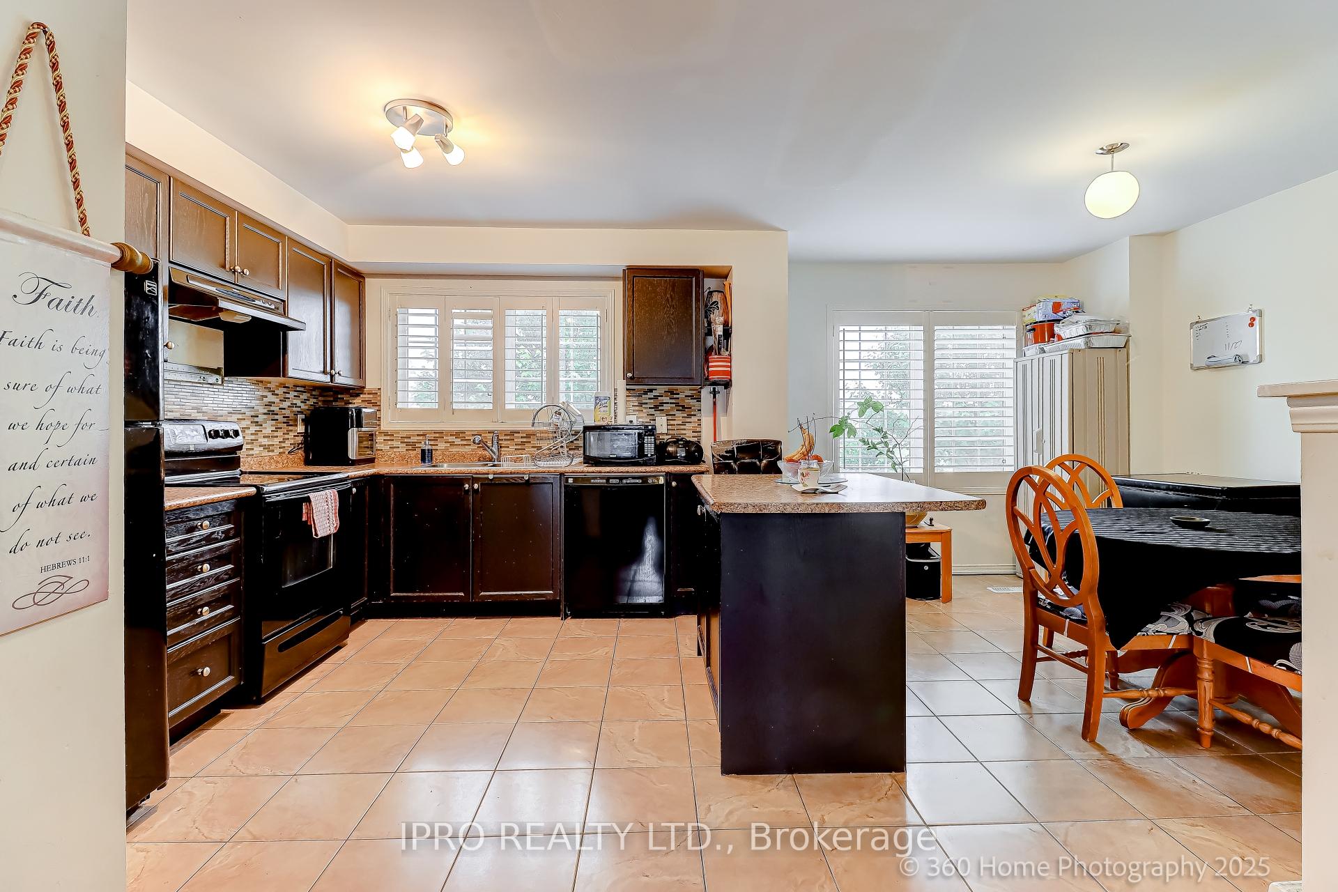 Photo 17 of 523 Rossland Road, Ajax, Central East — HOMEH