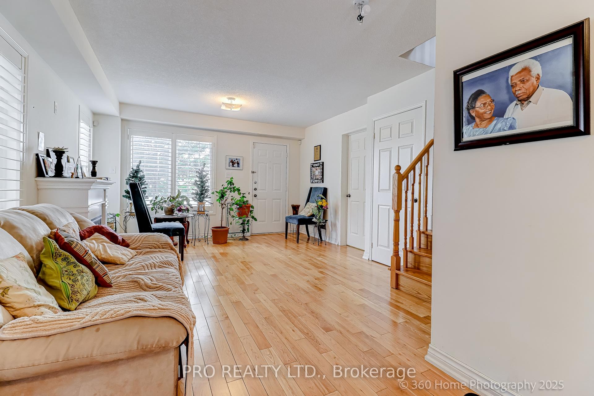 Photo 24 of 523 Rossland Road, Ajax, Central East — HOMEH