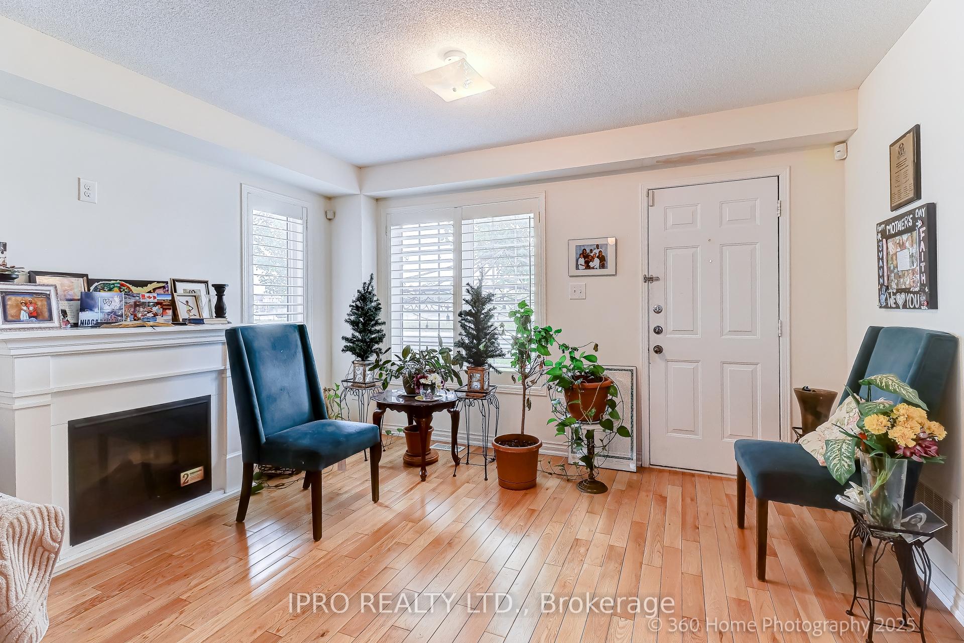 Photo 23 of 523 Rossland Road, Ajax, Central East — HOMEH