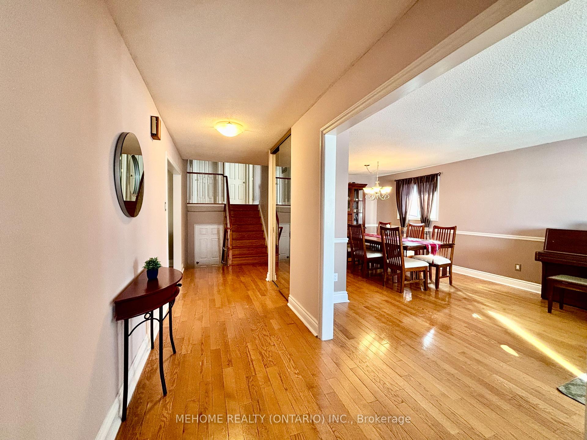 Photo 3 of 86 Quaker Ridge Road, Vaughan, Glen Shields — HOMEH