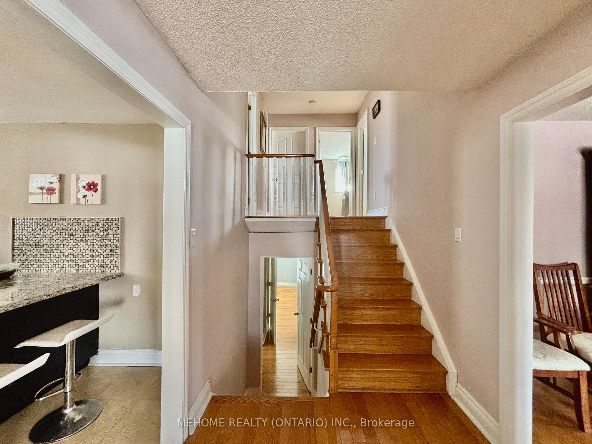 Photo 7 of 86 Quaker Ridge Road, Vaughan, Glen Shields — HOMEH