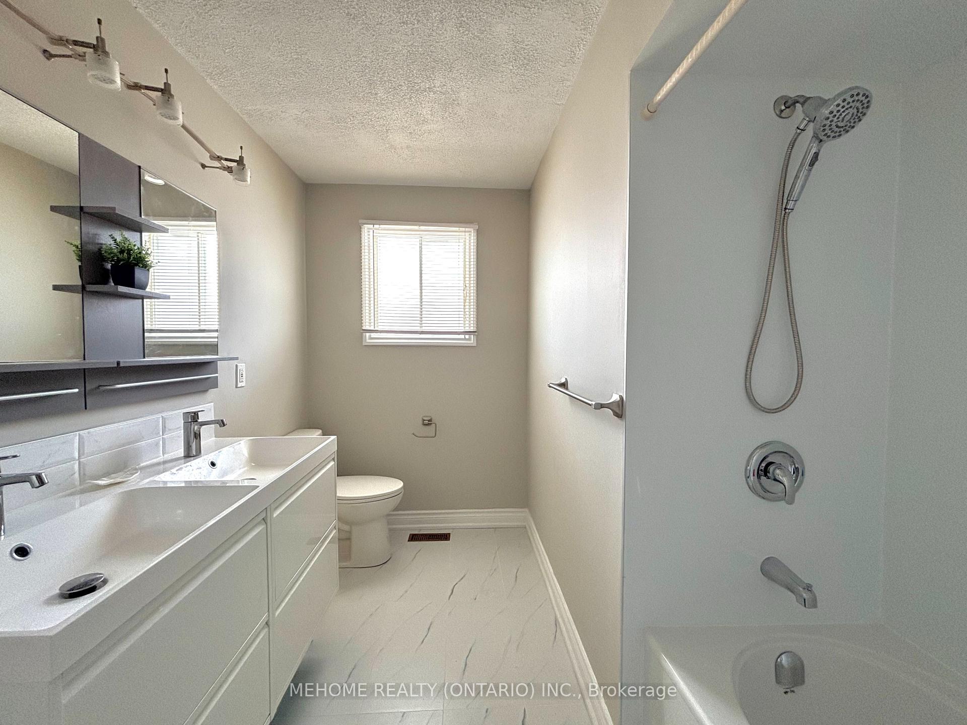 Photo 8 of 86 Quaker Ridge Road, Vaughan, Glen Shields — HOMEH