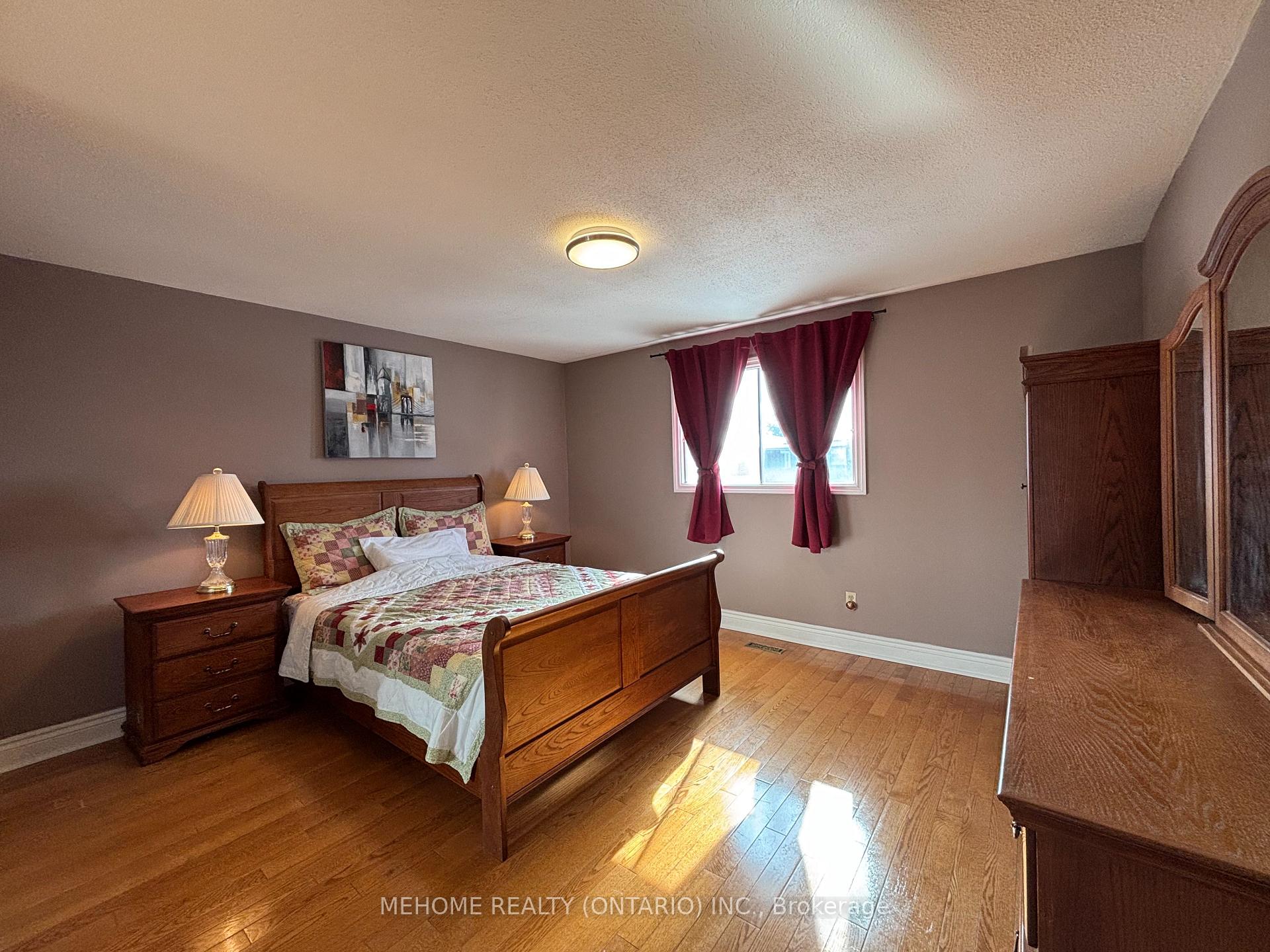 Photo 9 of 86 Quaker Ridge Road, Vaughan, Glen Shields — HOMEH