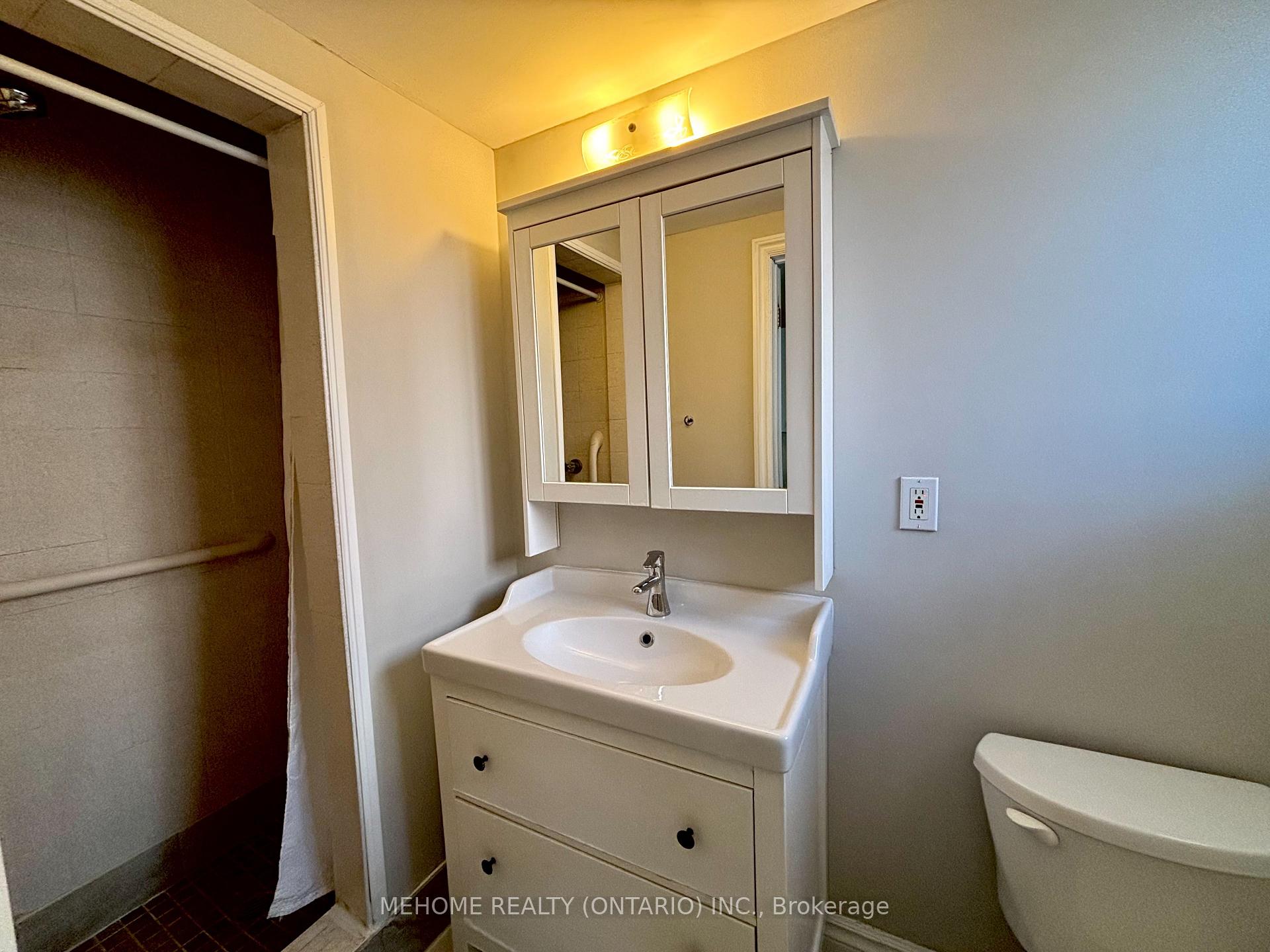 Photo 17 of 86 Quaker Ridge Road, Vaughan, Glen Shields — HOMEH