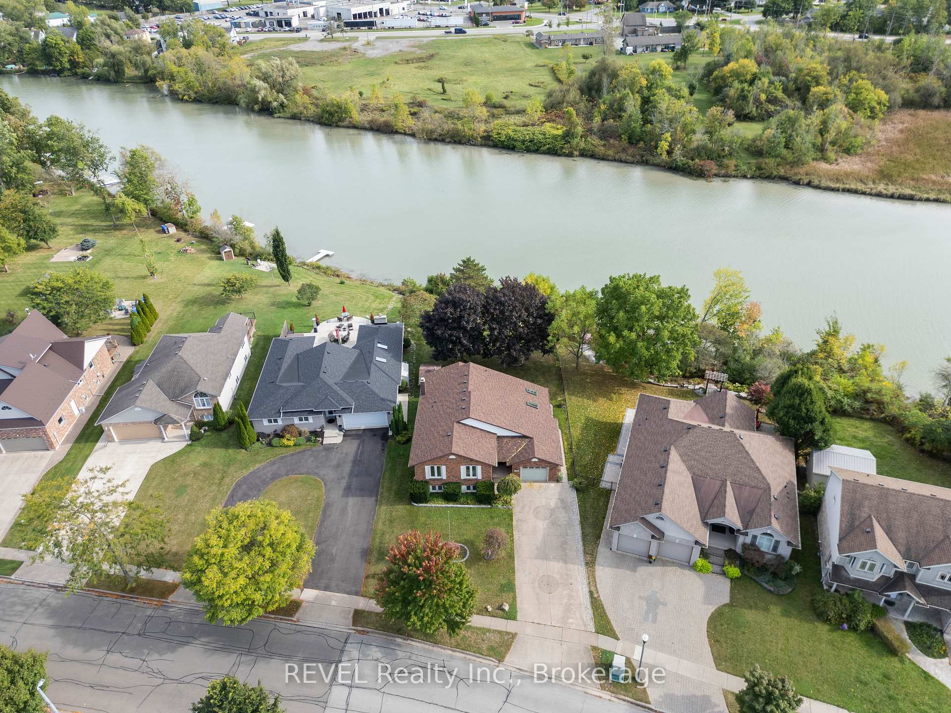 Photo 1 of 126 Colbeck Drive, Welland, Coyle Creek — HOMEH