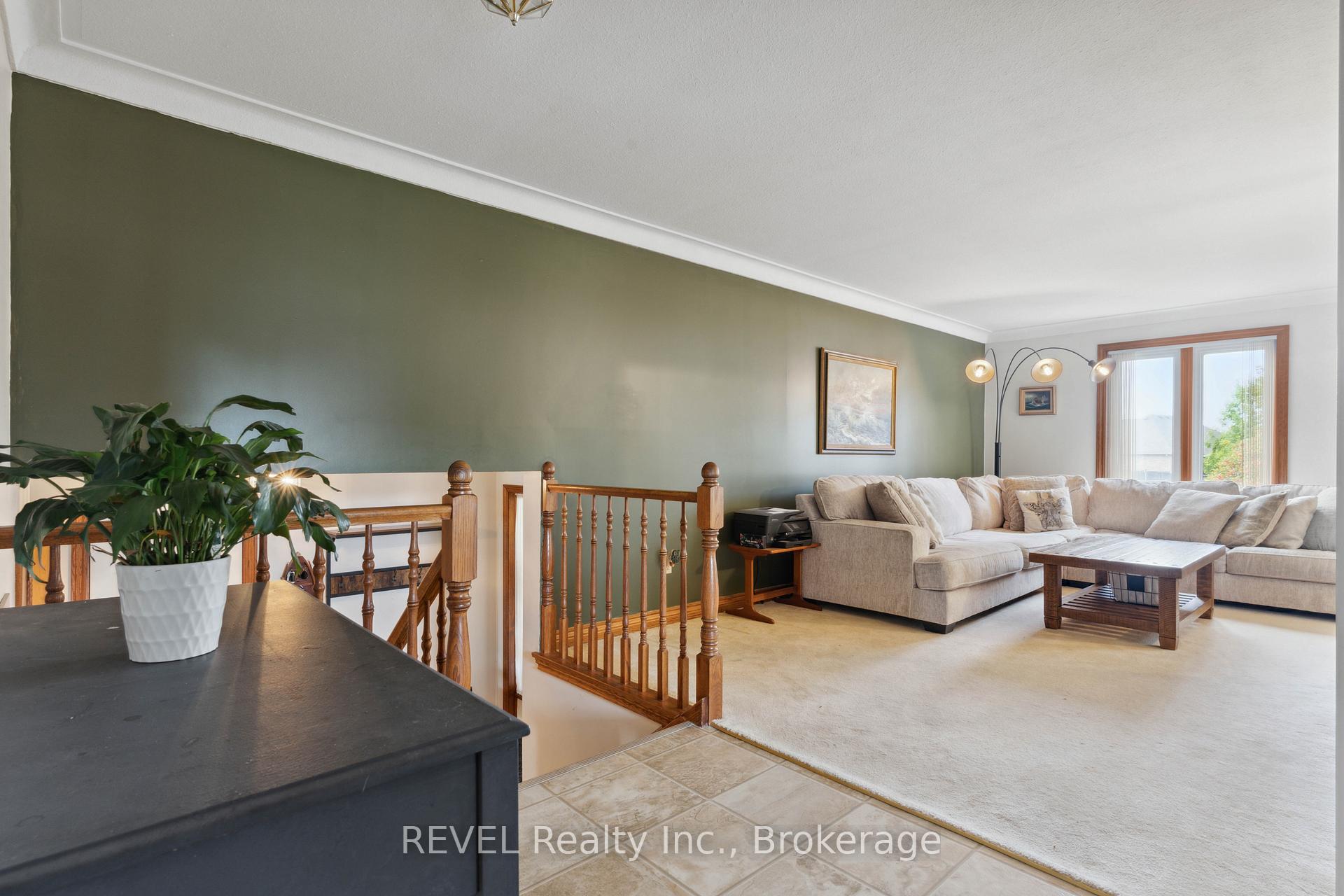 Photo 7 of 126 Colbeck Drive, Welland, Coyle Creek — HOMEH