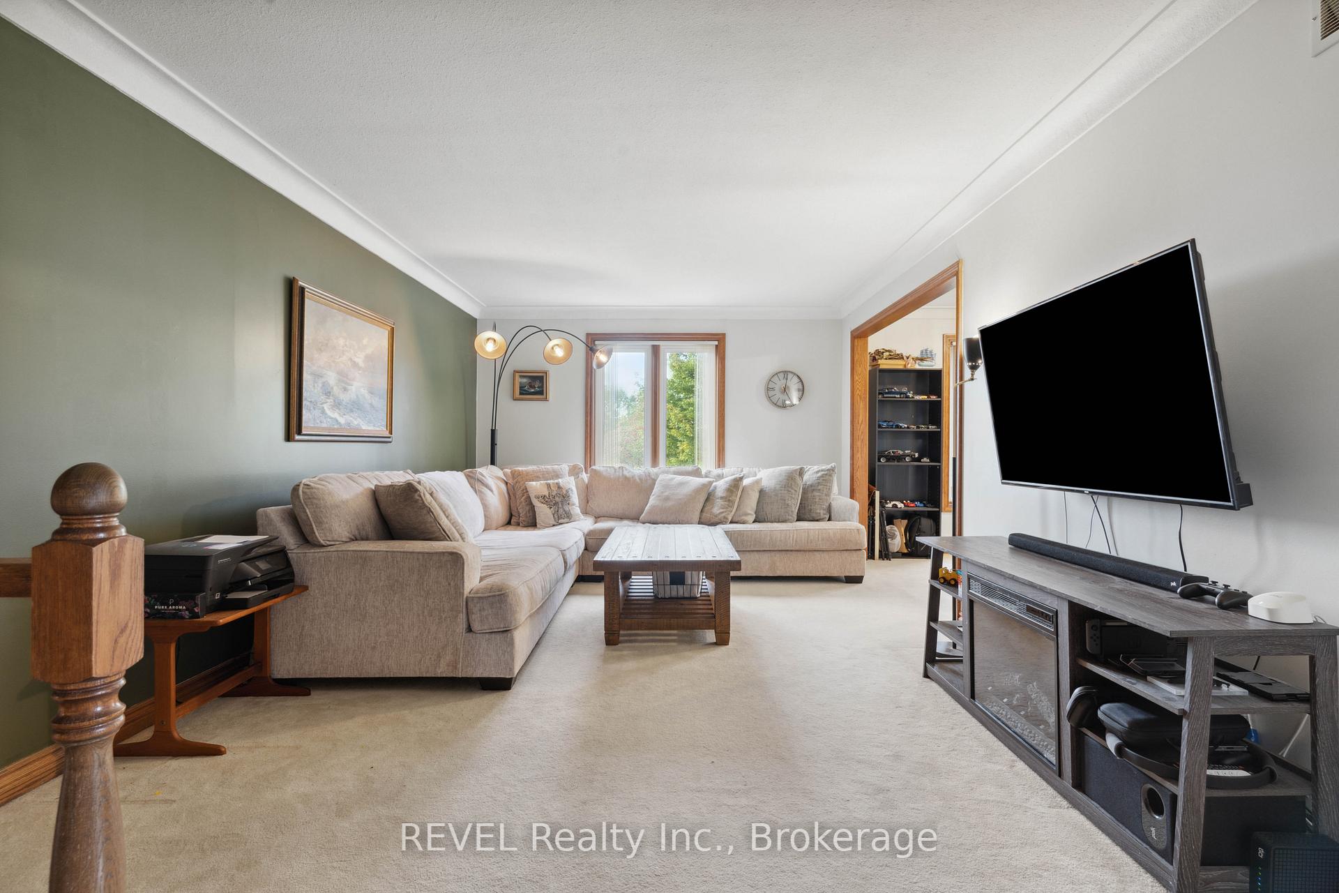 Photo 8 of 126 Colbeck Drive, Welland, Coyle Creek — HOMEH