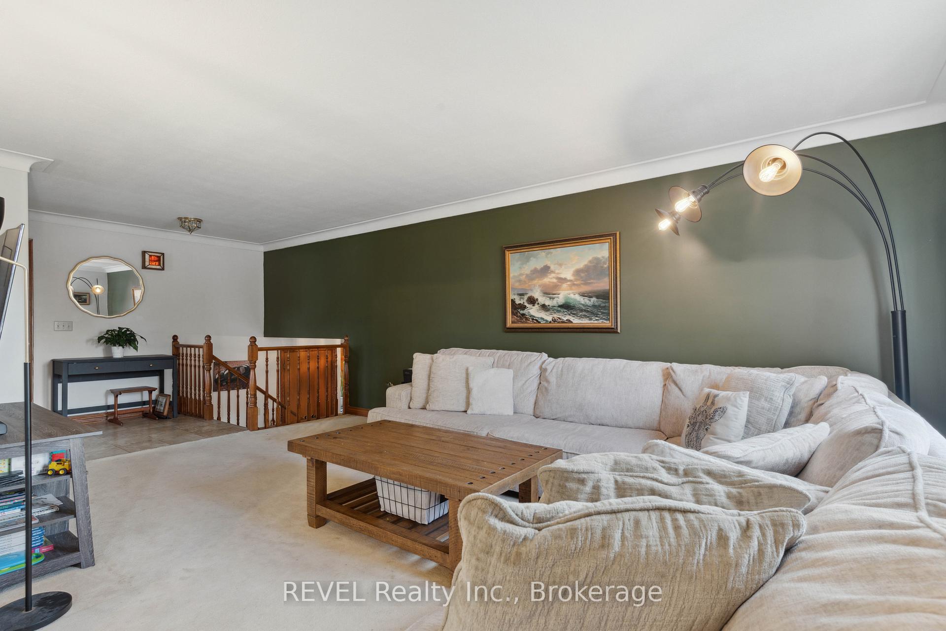 Photo 11 of 126 Colbeck Drive, Welland, Coyle Creek — HOMEH