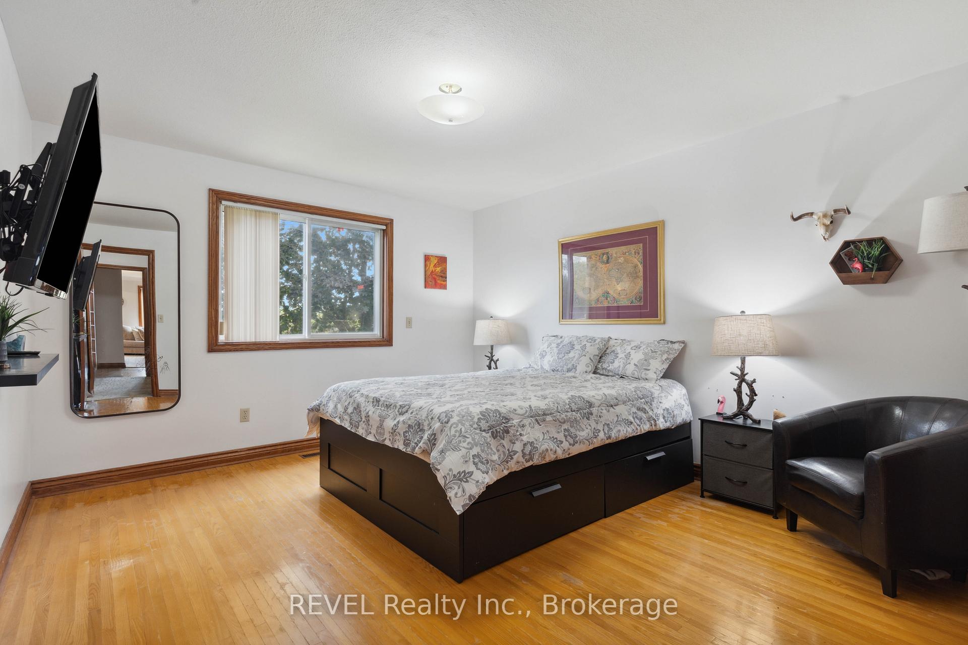 Photo 16 of 126 Colbeck Drive, Welland, Coyle Creek — HOMEH