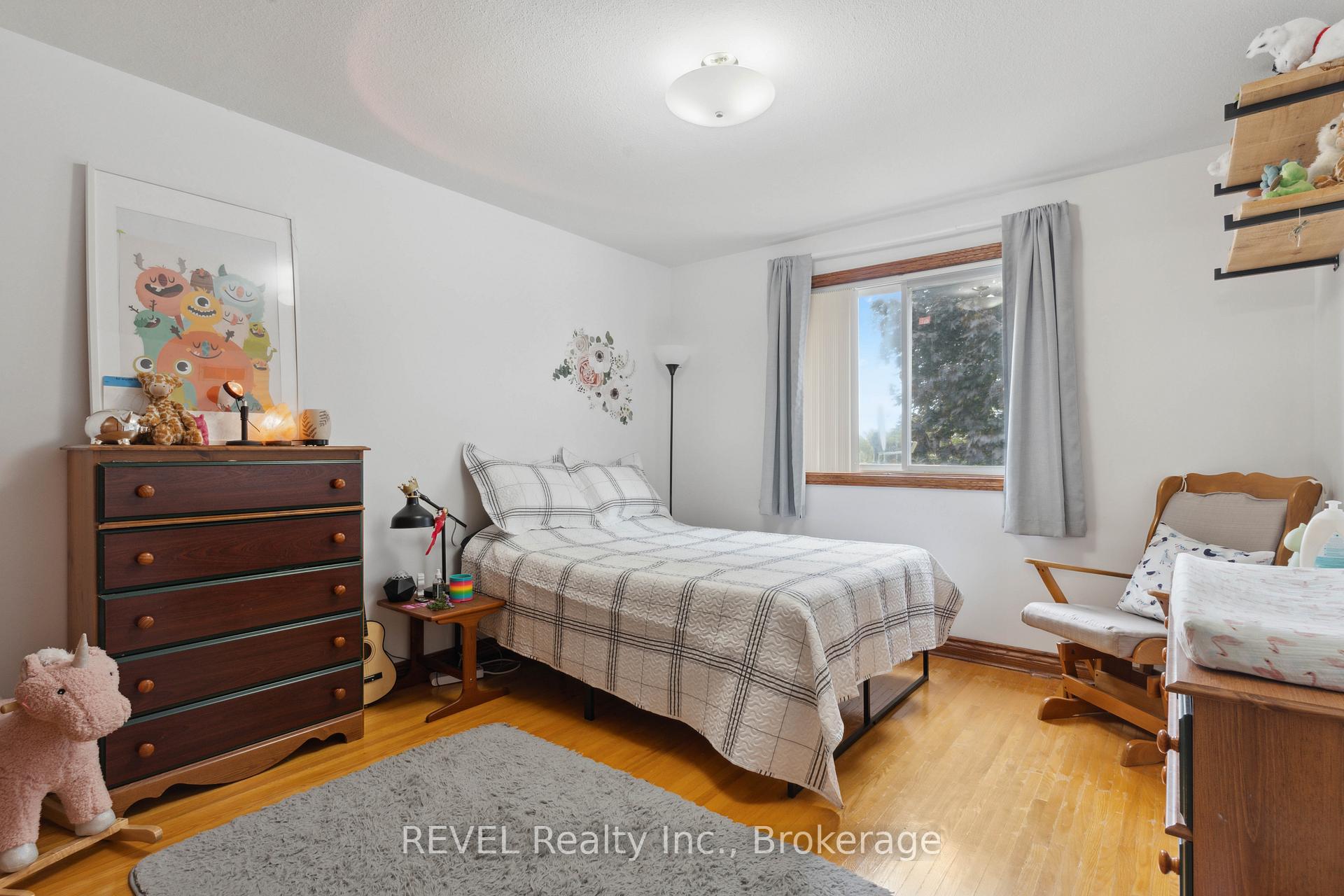 Photo 20 of 126 Colbeck Drive, Welland, Coyle Creek — HOMEH