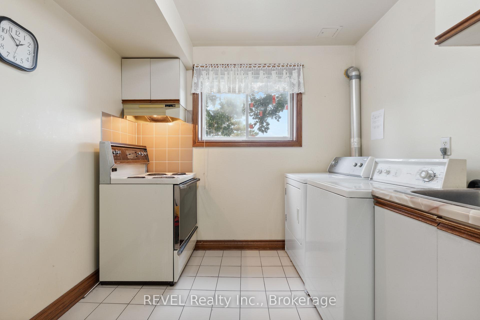 Photo 30 of 126 Colbeck Drive, Welland, Coyle Creek — HOMEH