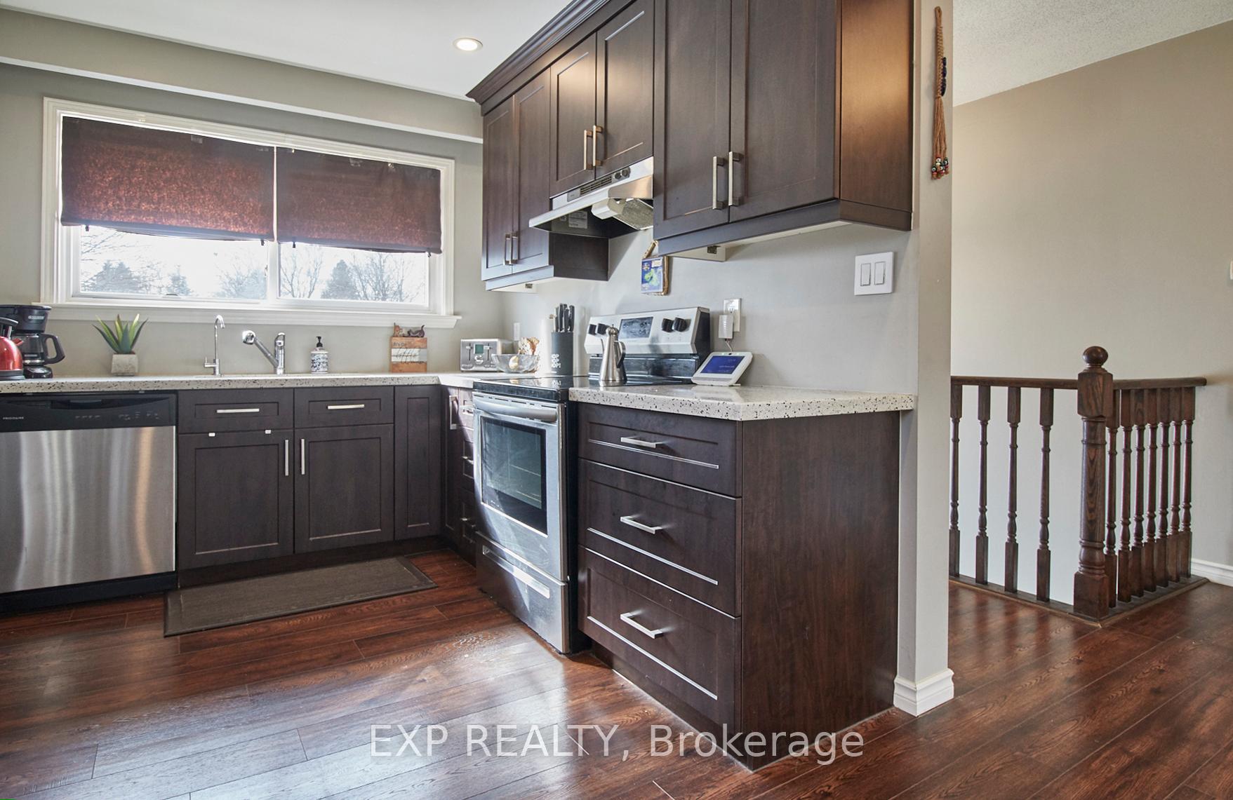 Photo 12 of 660 Lansdowne Drive, Oshawa, Eastdale — HOMEH