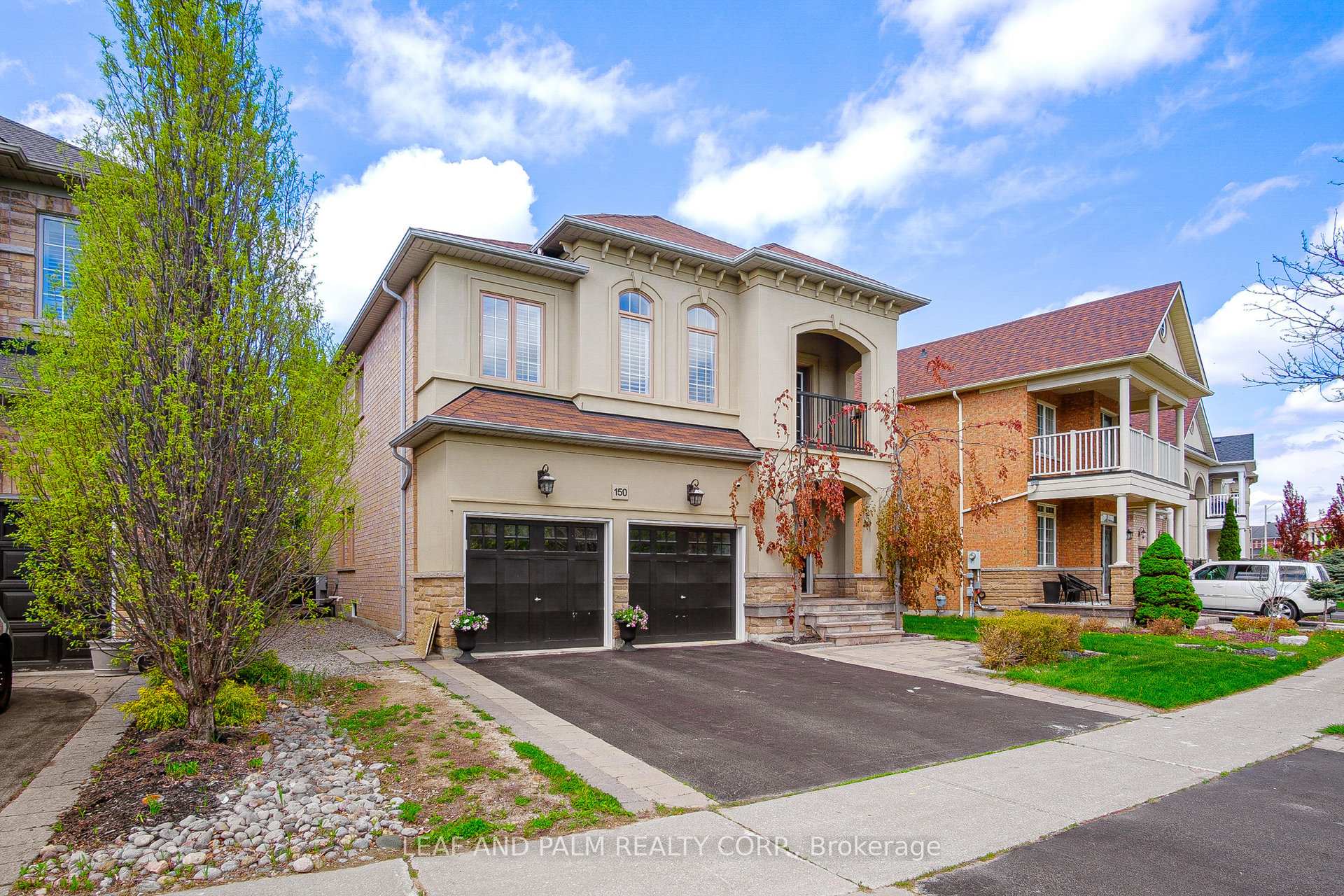 Photo 2 of 150 Peak Point Boulevard, Vaughan, Rural Vaughan — HOMEH